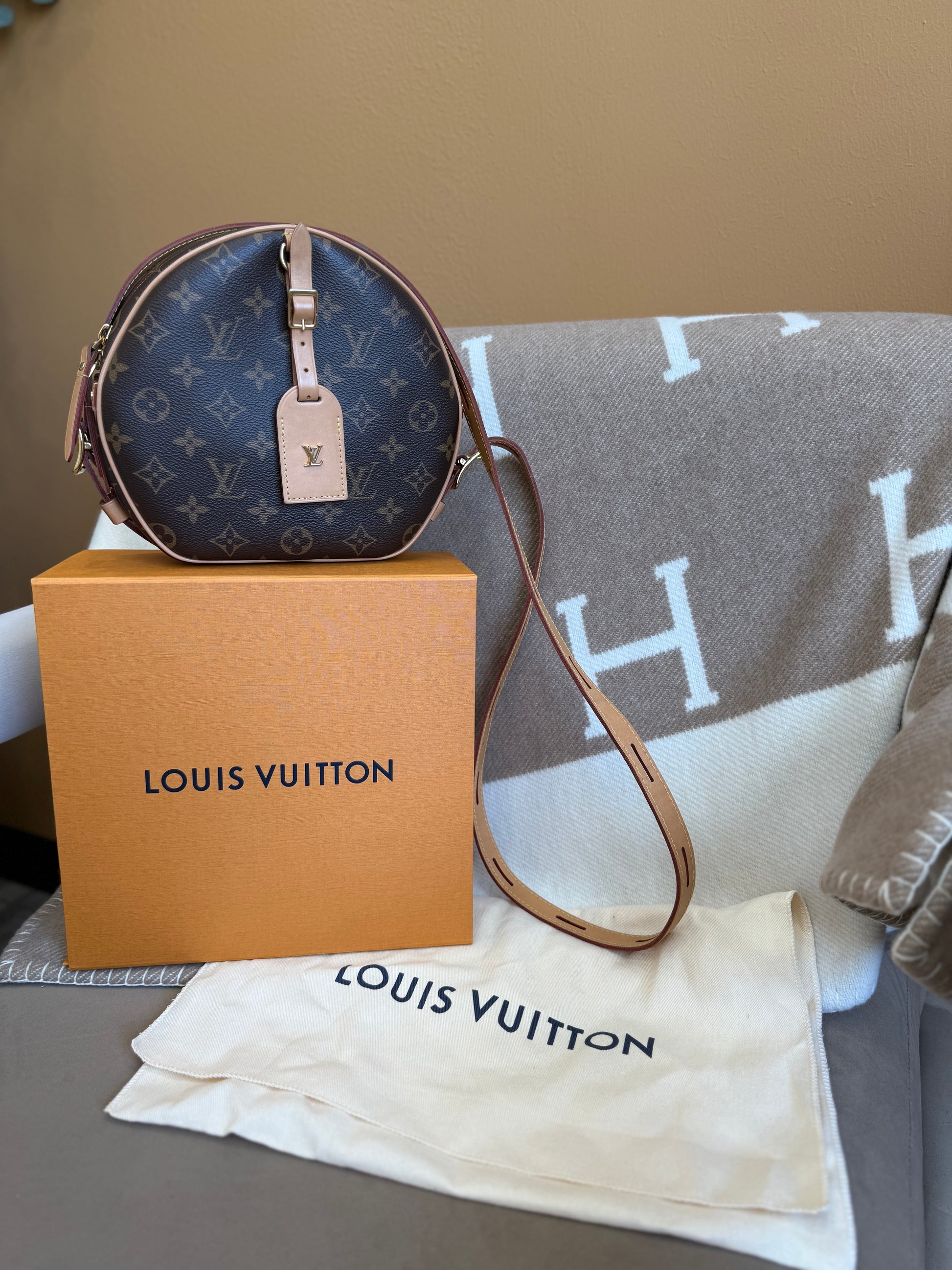 Louis Vuitton Monogram Boite Chapeau Souple MM
