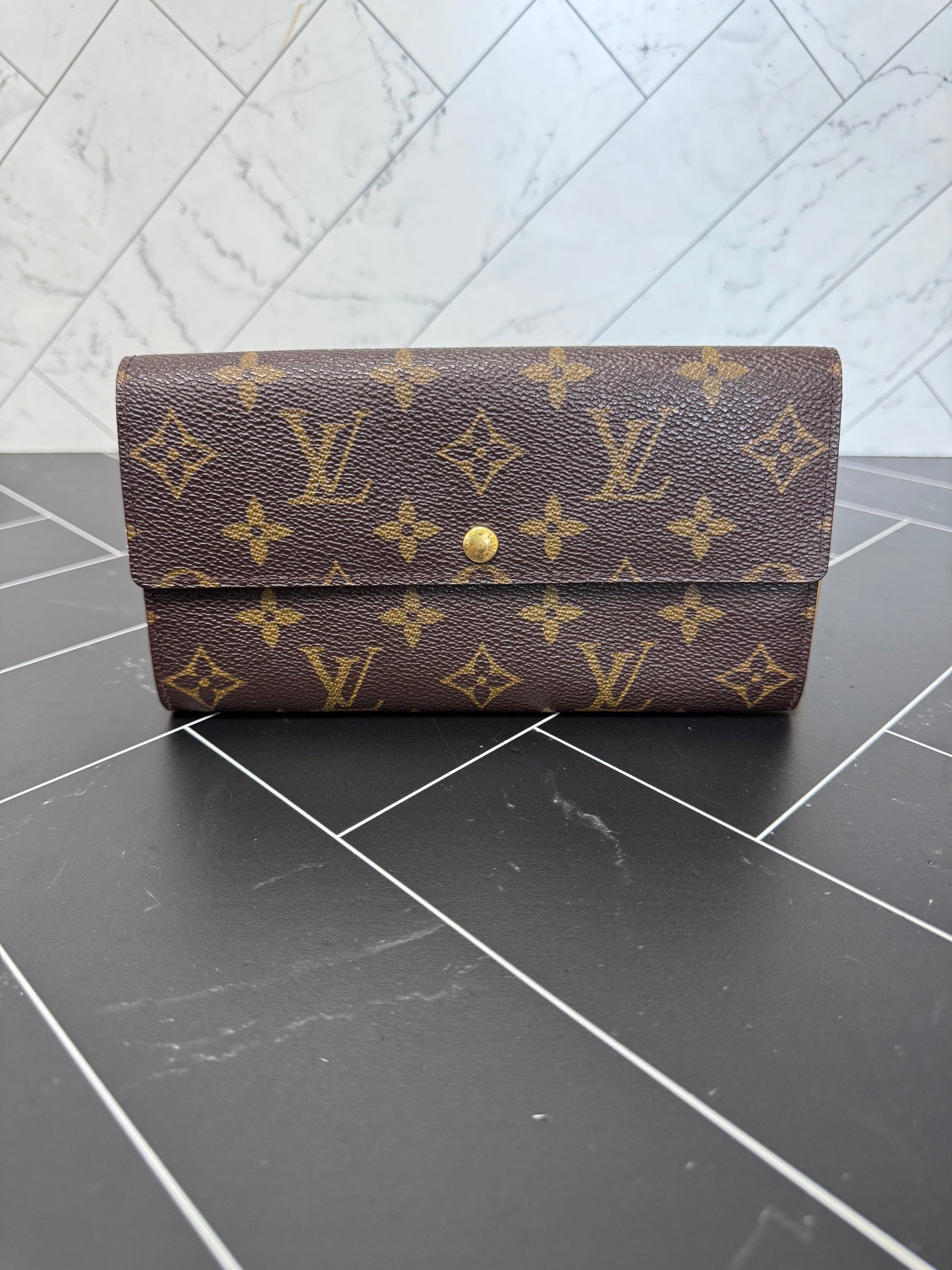 Louis Vuitton Monogram Sarah Wallet