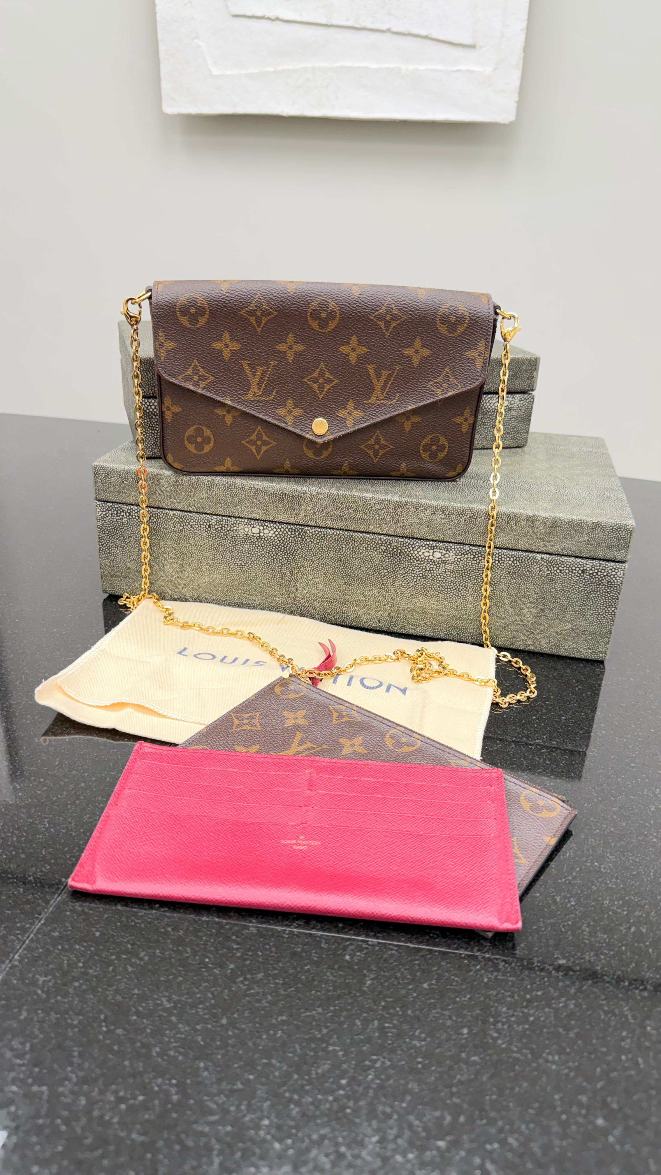 *DONS DROP* LIKE NEW- Louis Vuitton Monogram & Fuchsia Felicie Pochette