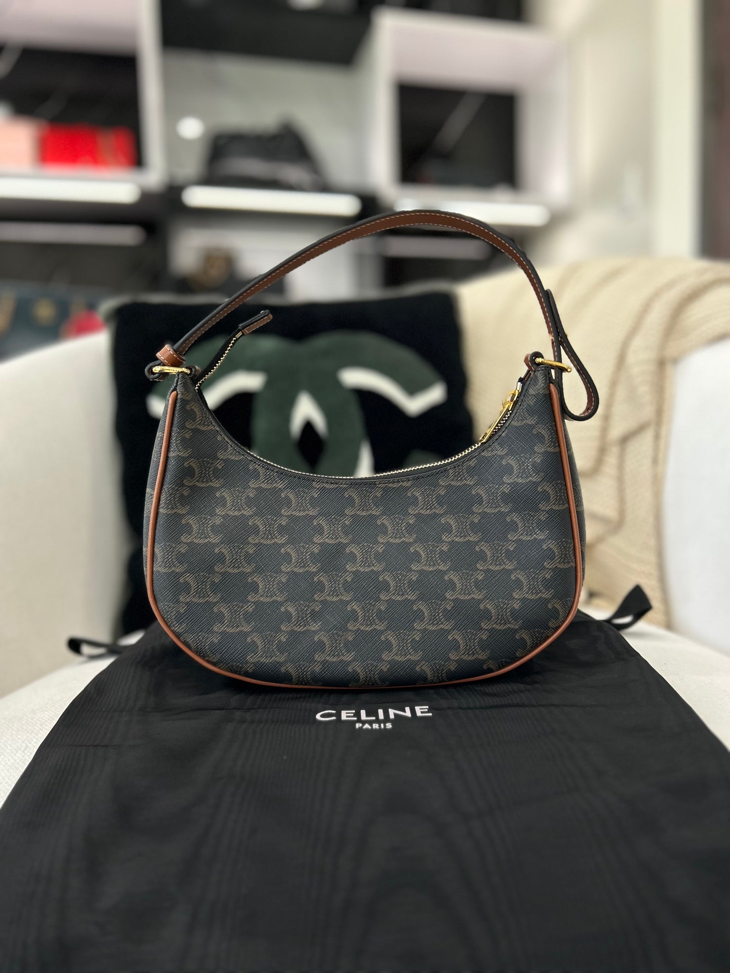 💚 BRAND NEW Celine Brown Ava Triomphe Shoulder Bag