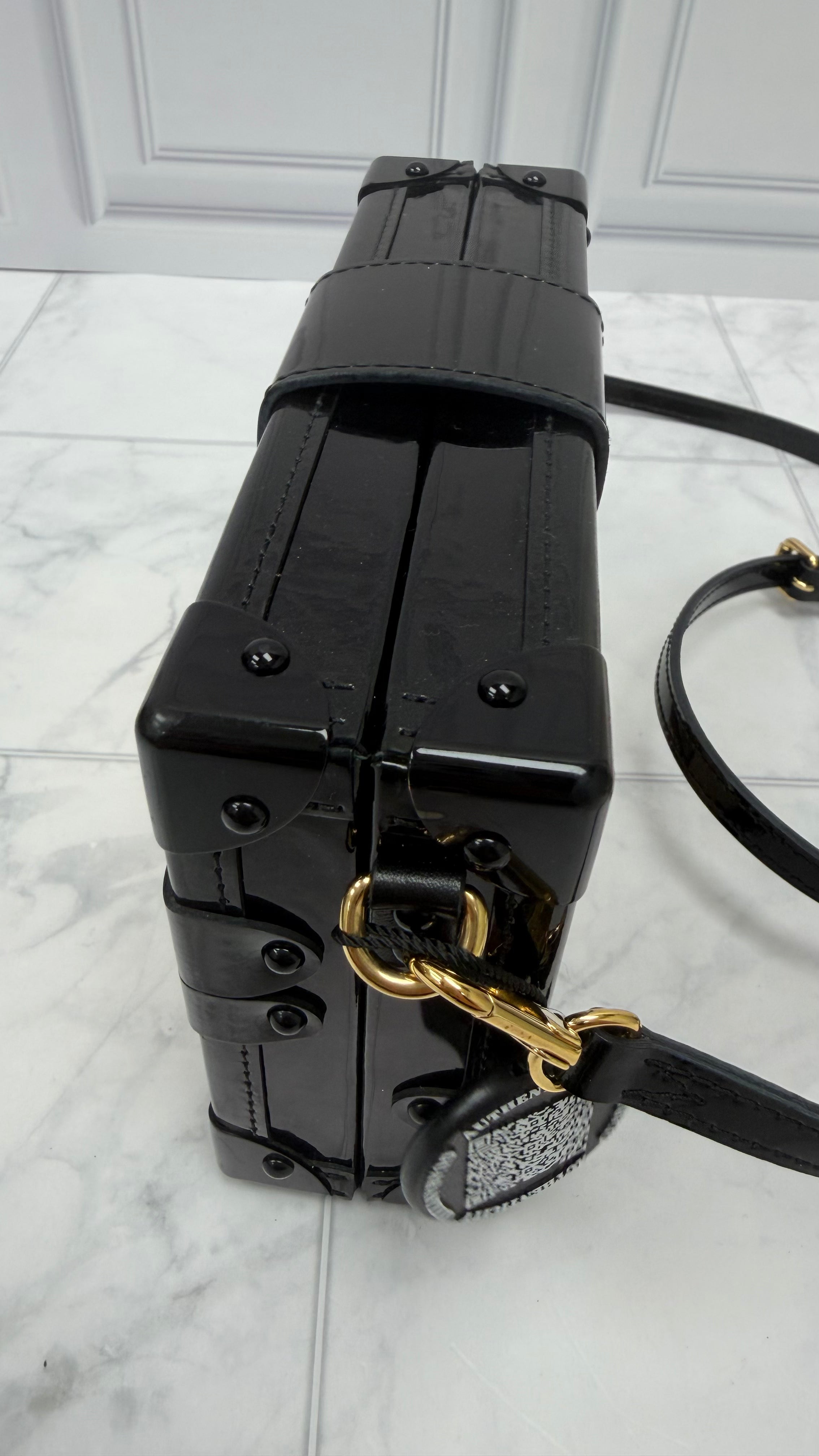 *DONS DROP* Louis Vuitton White Stickers Vernis Petite Malle Trunk Bag