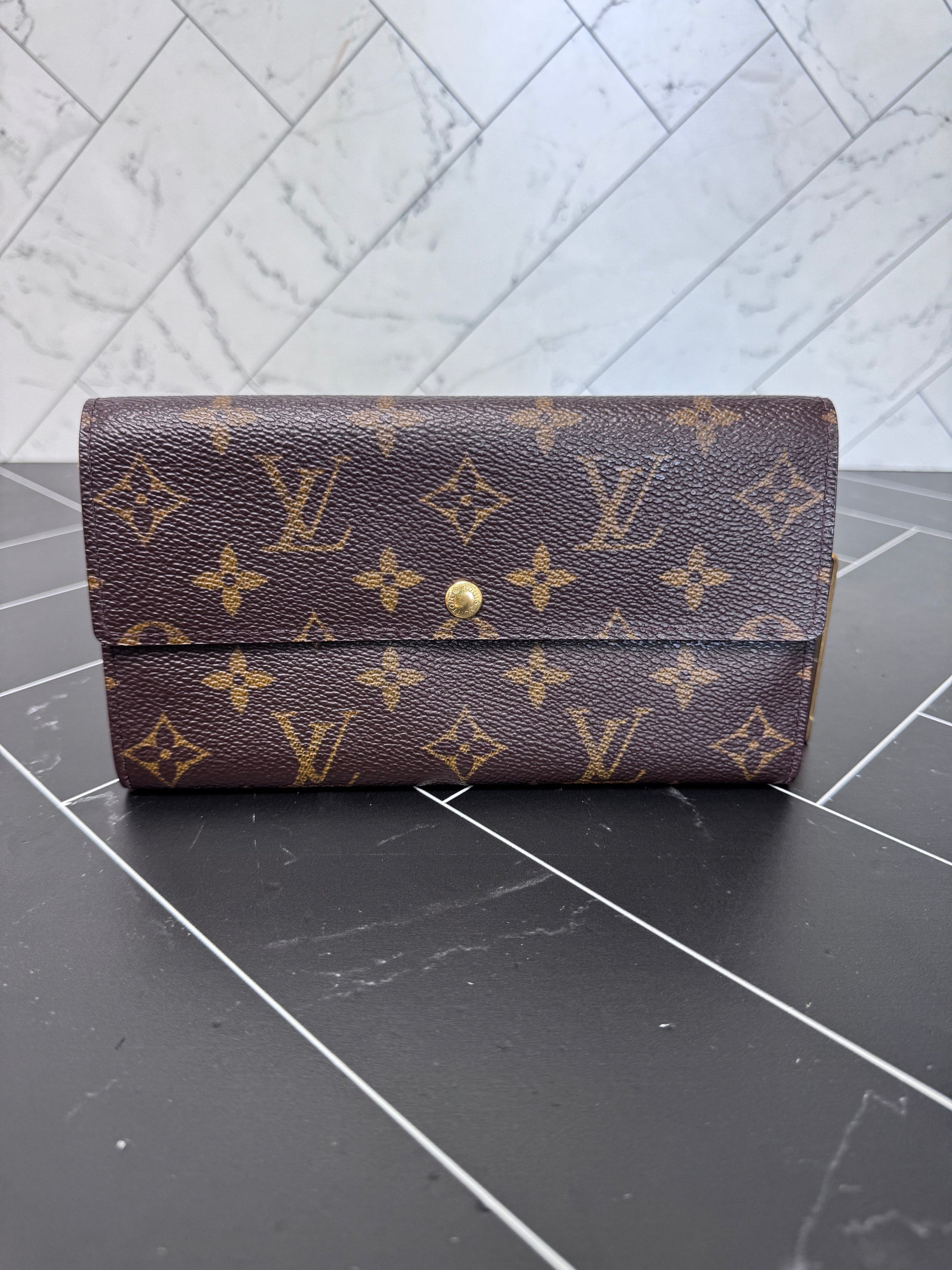 Louis Vuitton Monogram Sarah Wallet