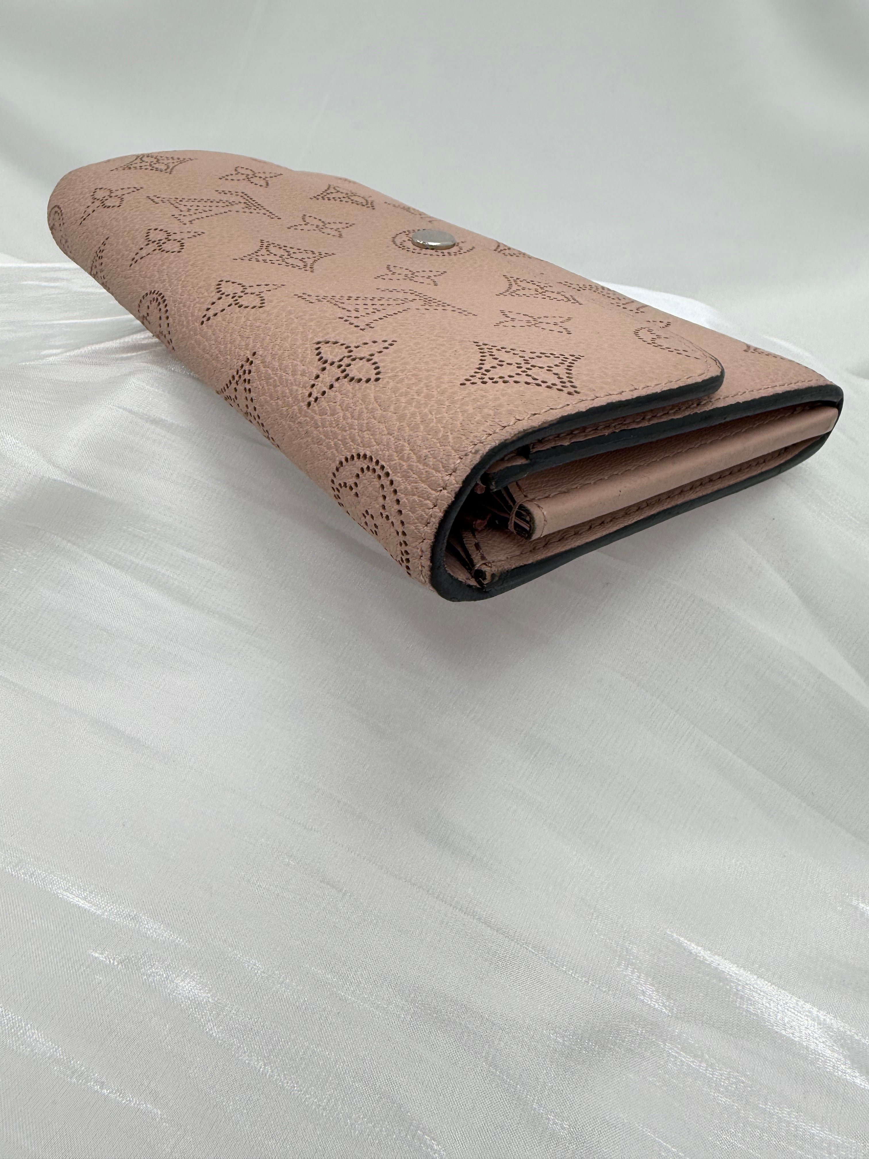 Louis Vuitton Dusty Rose Mahina Leather Sarah Wallet