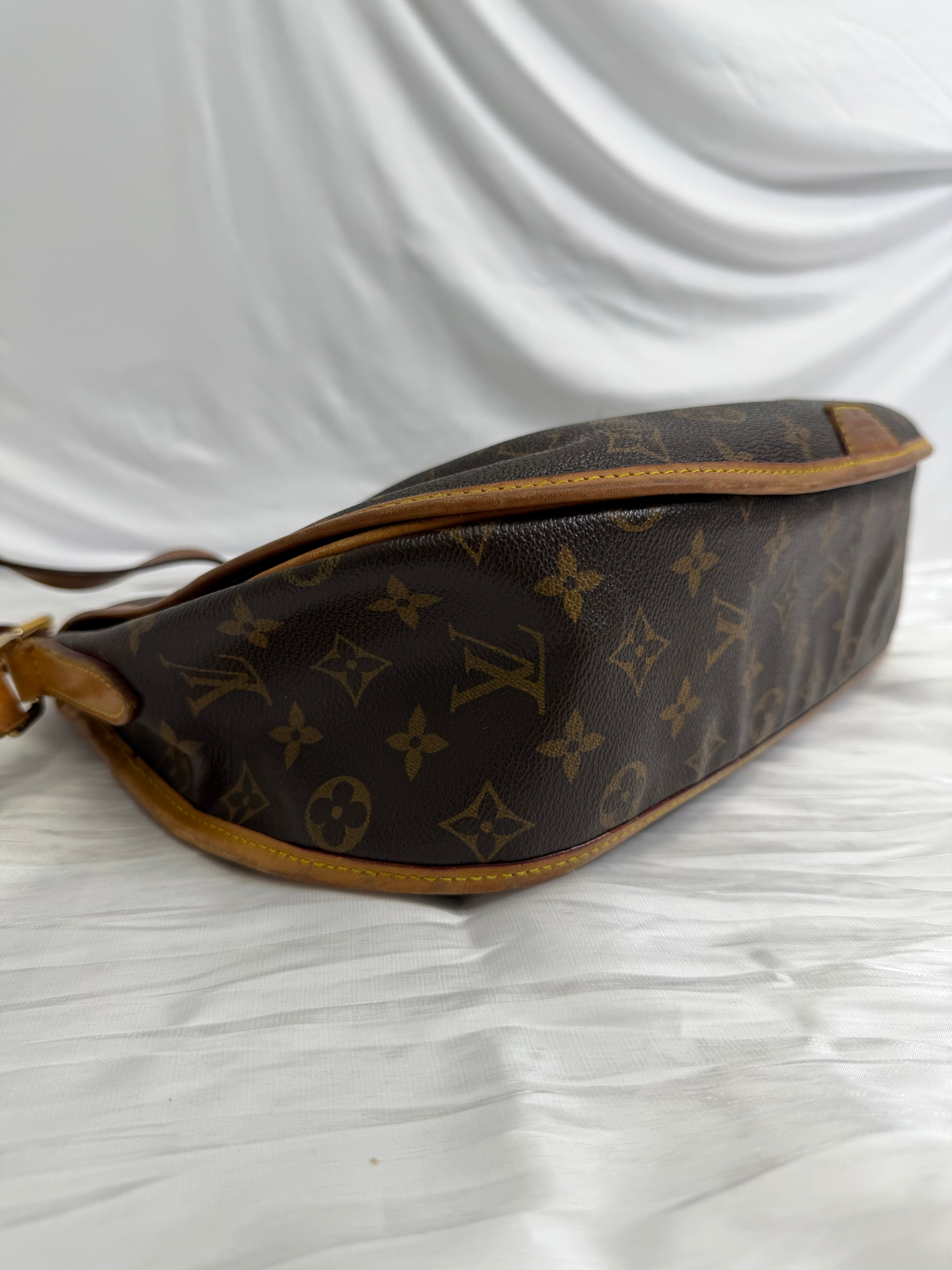 Louis Vuitton Monogram Menilmontant MM
