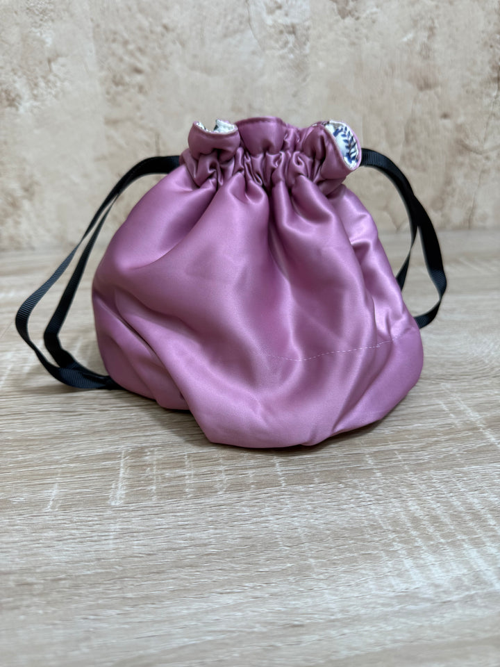 BRAND NEW- Gucci Mauve & Foral Beauty Drawstring Pouch