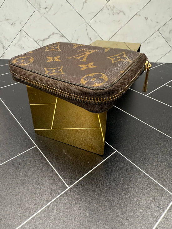 Louis Vuitton Monogram Zippy Coin Case