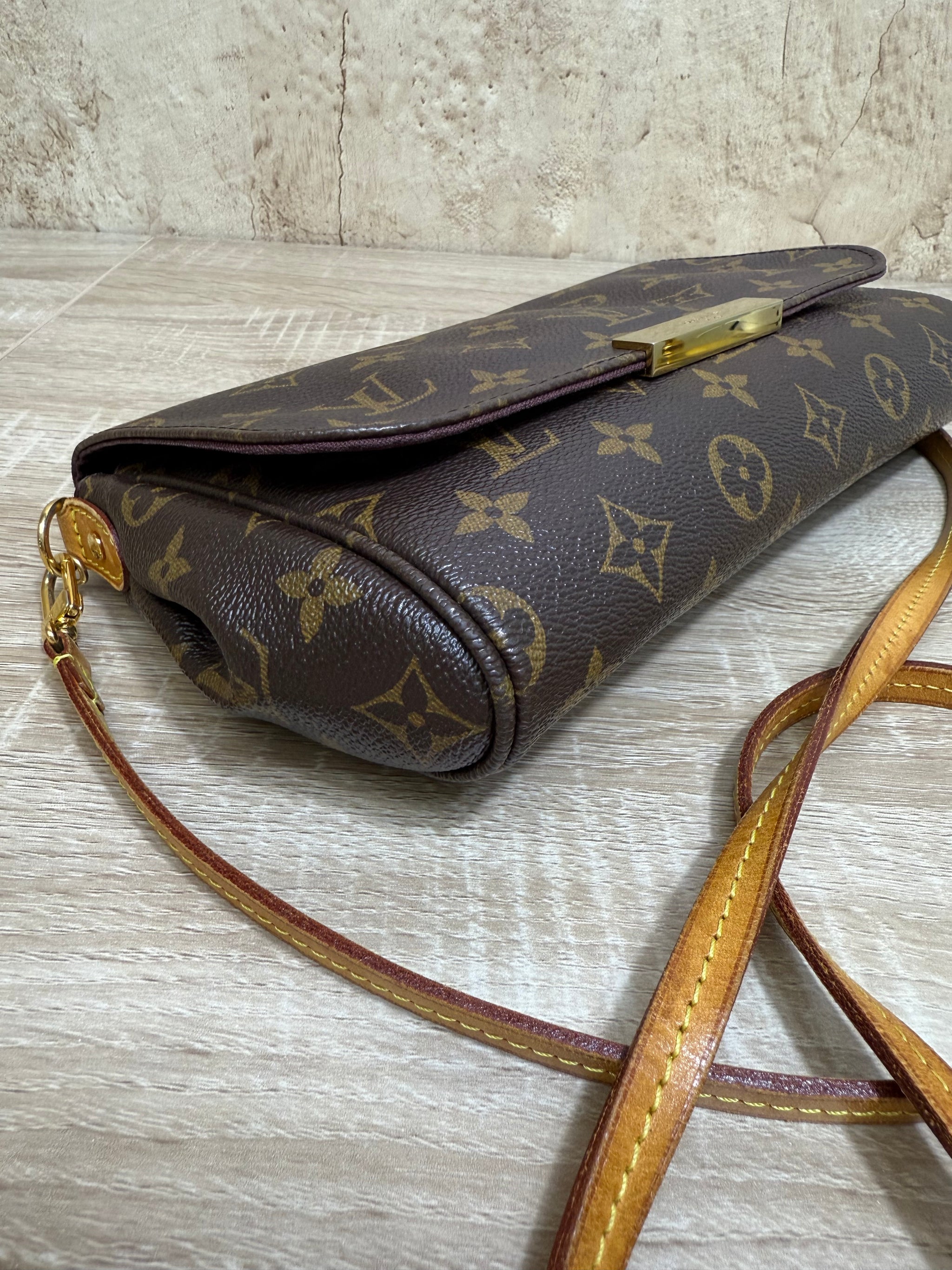 Louis Vuitton Monogram Favorite MM Crossbody Bag