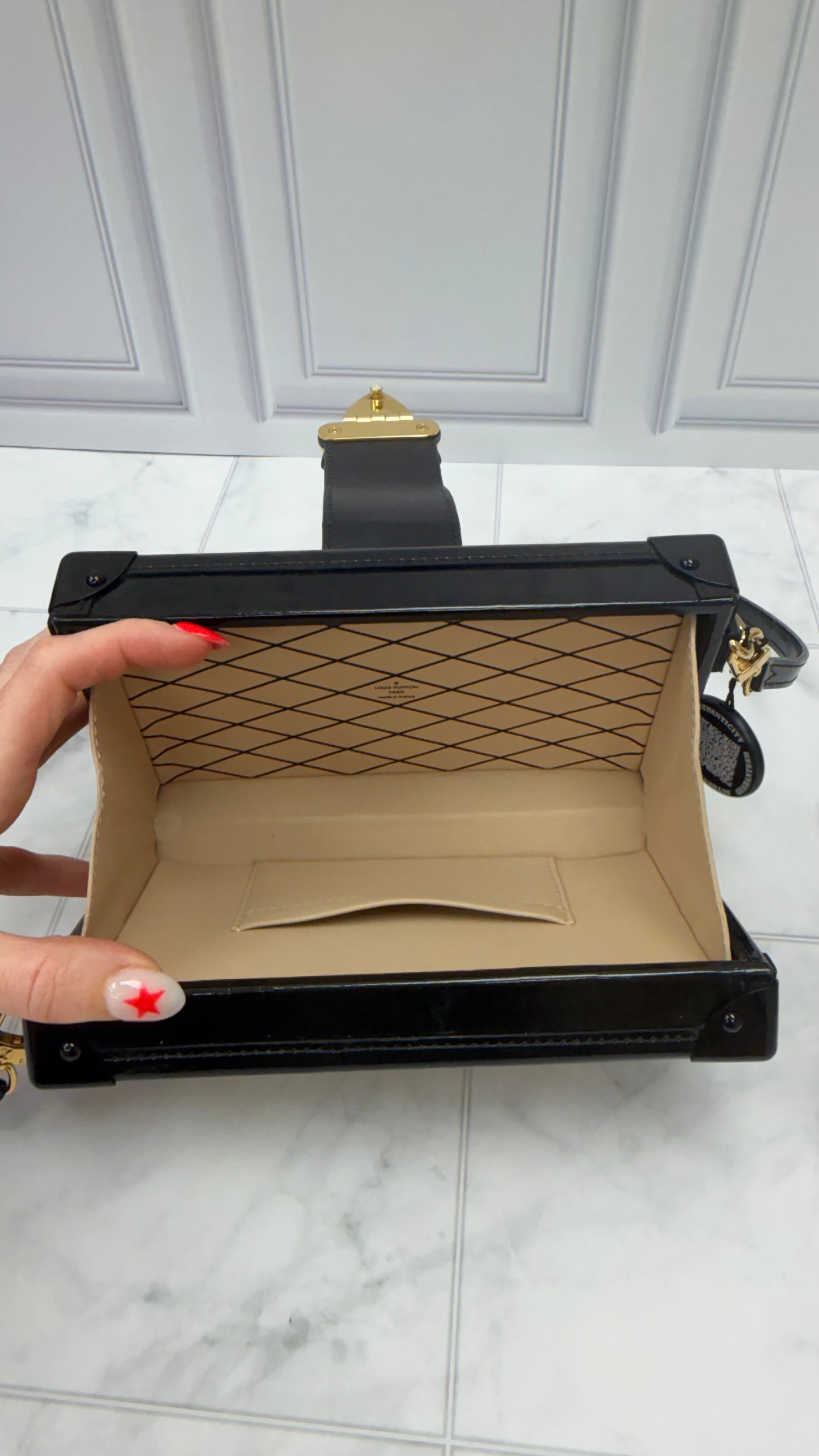*DONS DROP* Louis Vuitton White Stickers Vernis Petite Malle Trunk Bag