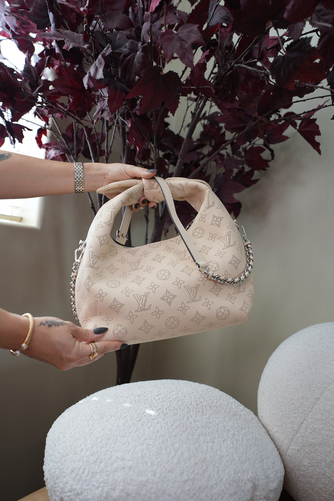 BRAND NEW Louis Vuitton Monogram Beige Mahina Leather Why Knot PM Bag