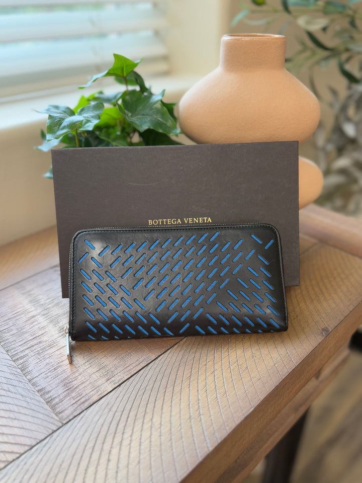 Bottega Veneta Black & Blue Leather Zippy Wallet