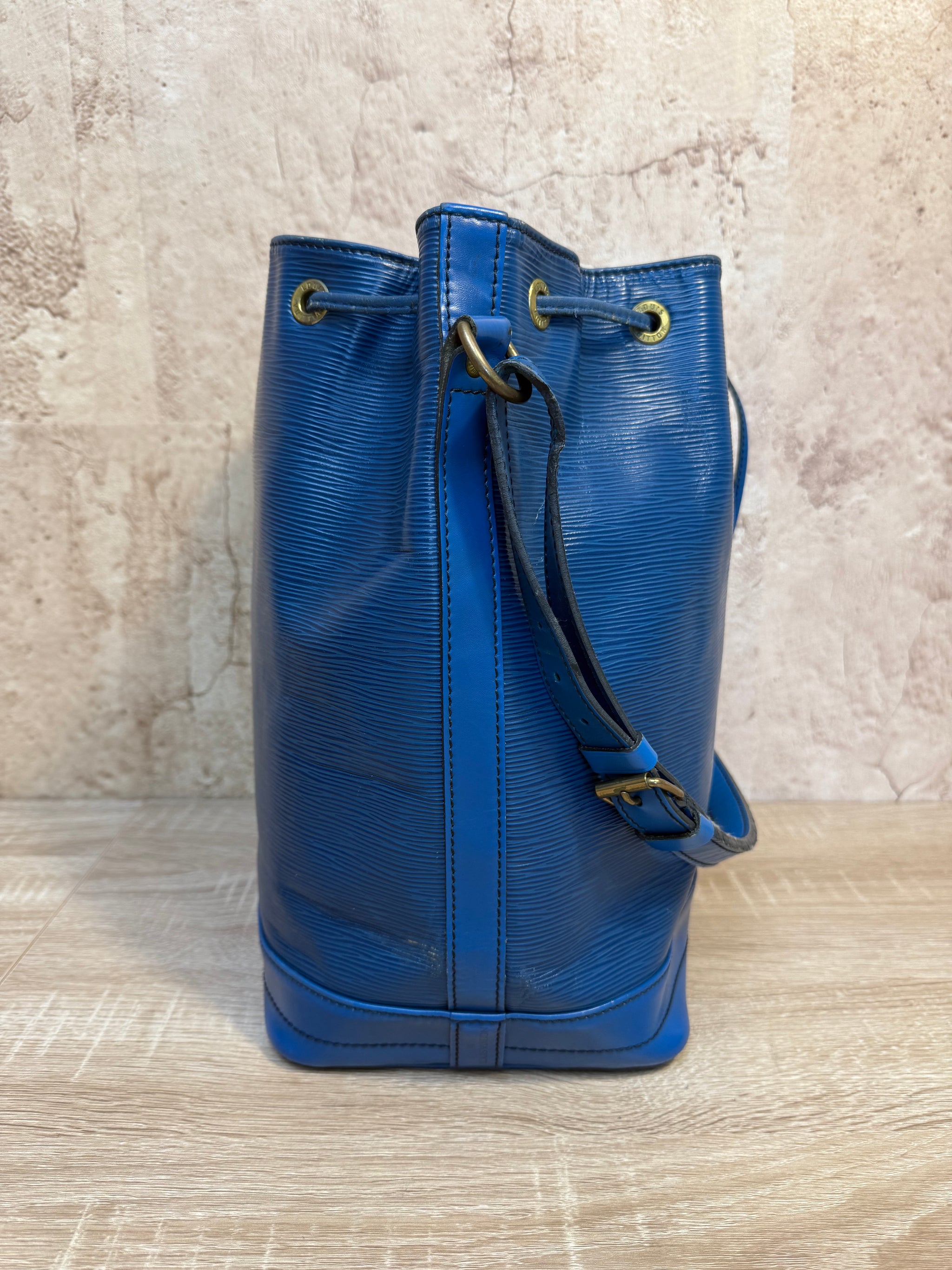 Louis Vuitton Blue Epi Noe Bucket Bag