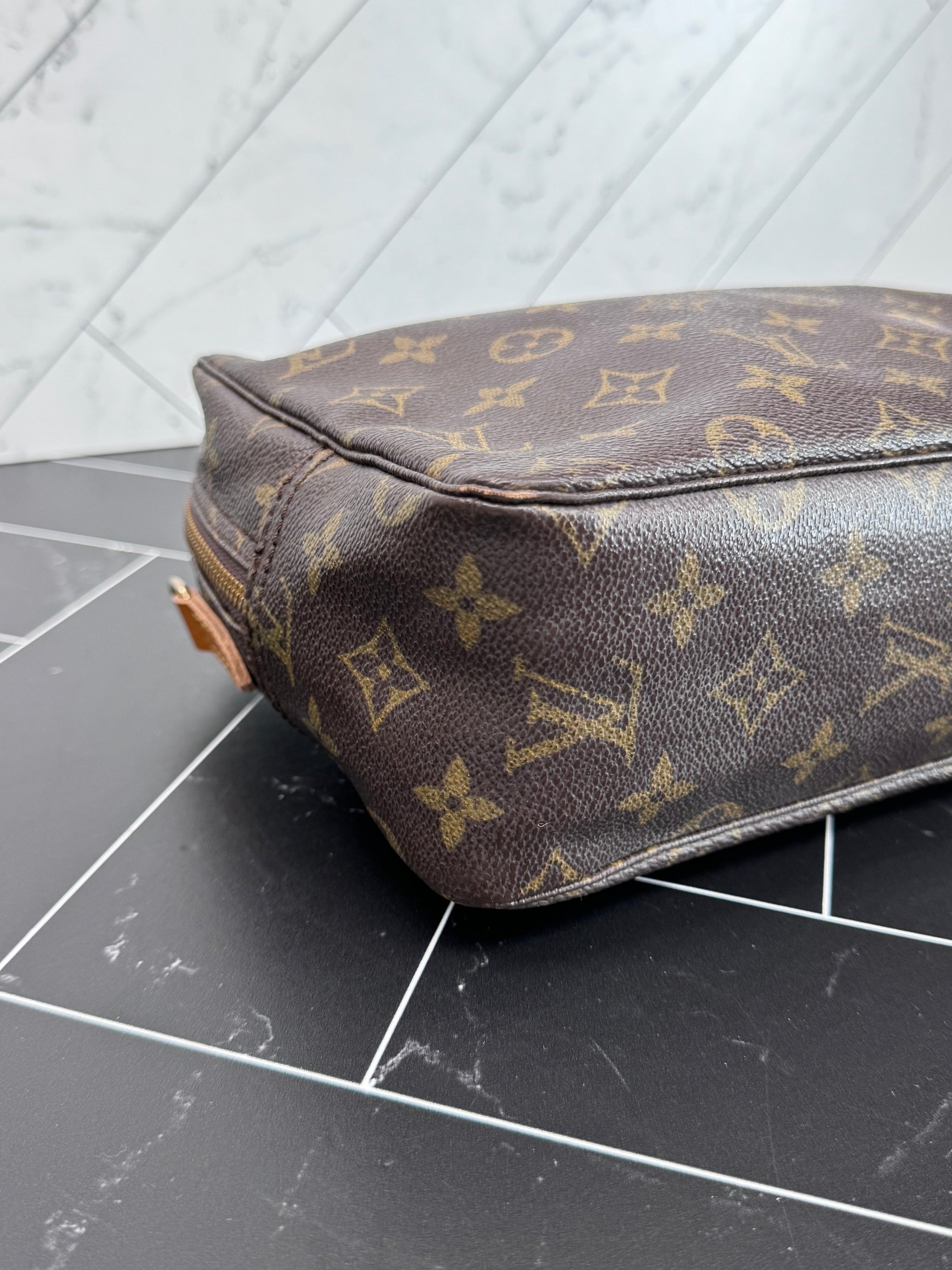 Louis Vuitton  Monogram Trousse 28