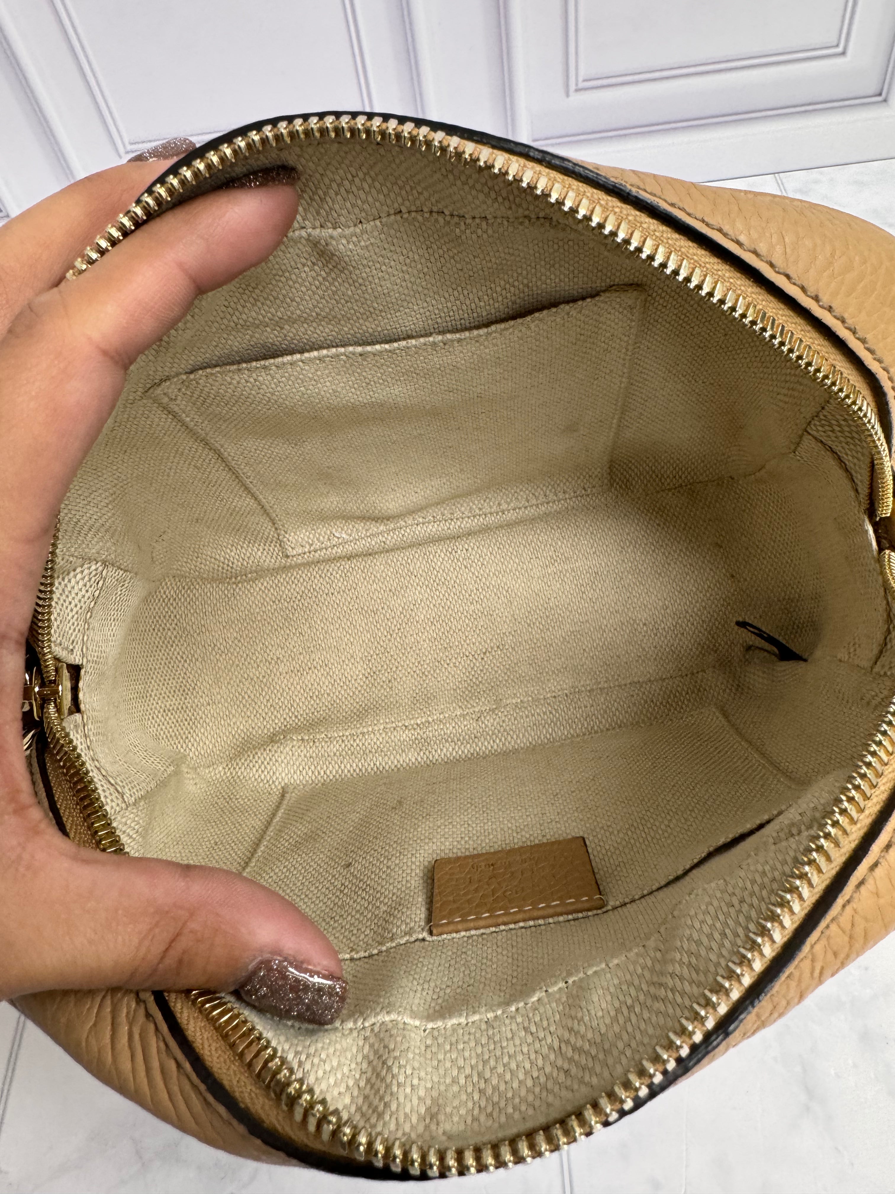 *DONS DROP* Gucci Tan Pebbled Leather Soho Disco Camera Bag