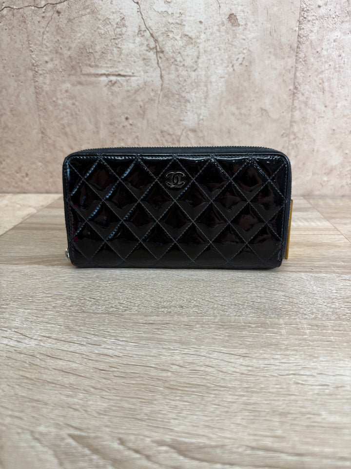 Chanel Black Quilted Patent Leather Zippy Wallet