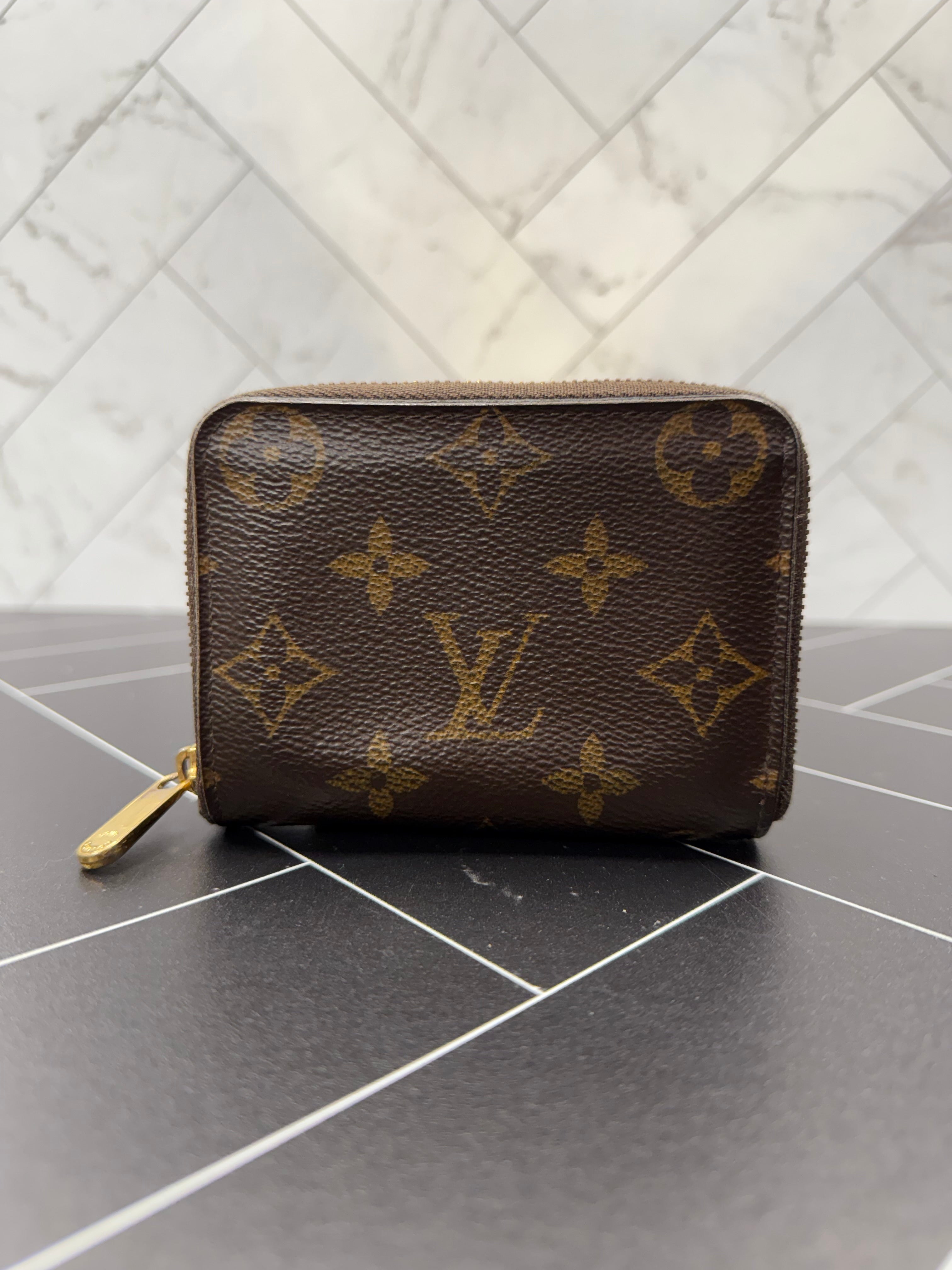 Louis Vuitton Monogram Zippy Coin Case