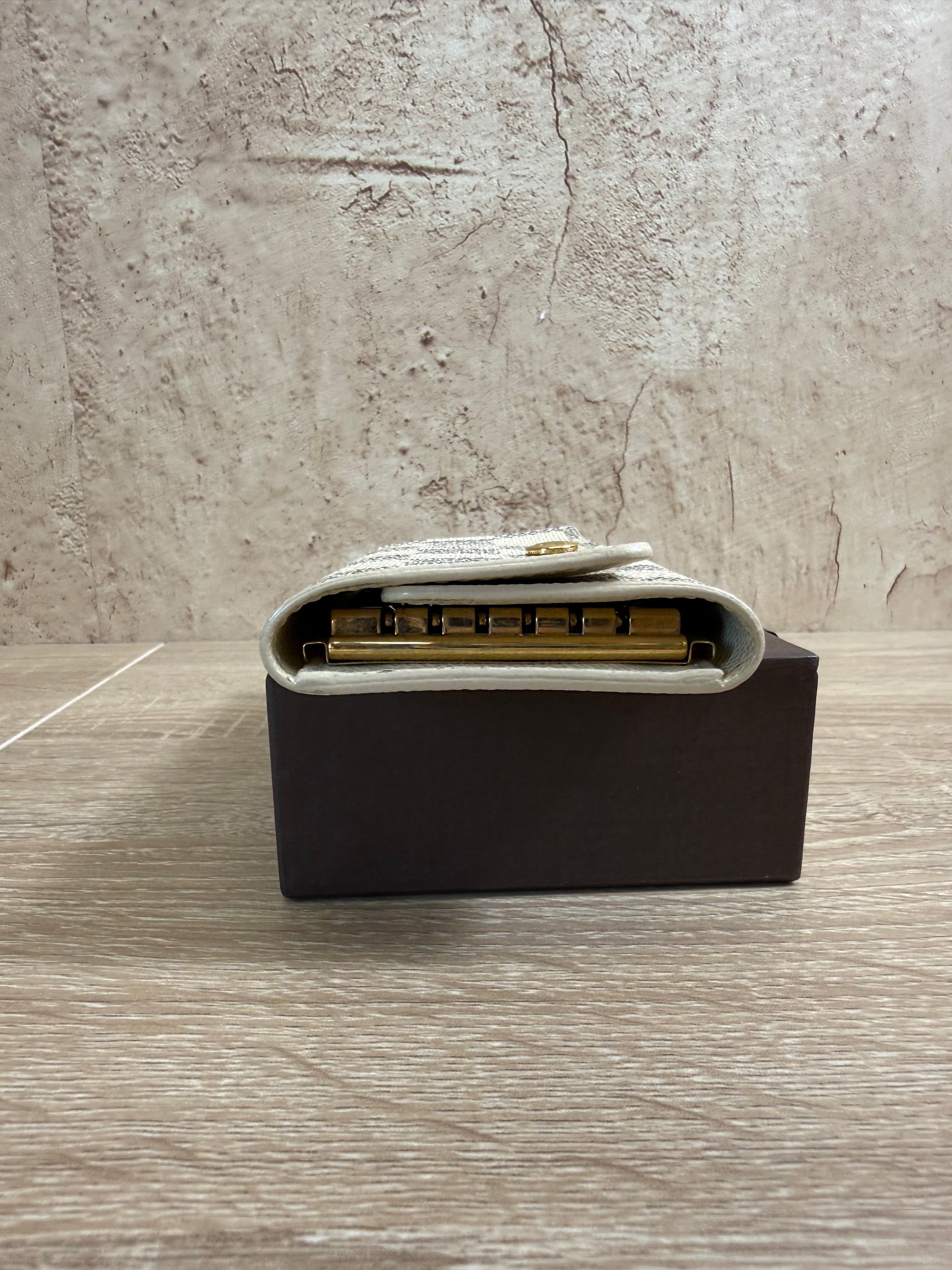Louis Vuitton Damier Azur 6 Key Ring Case