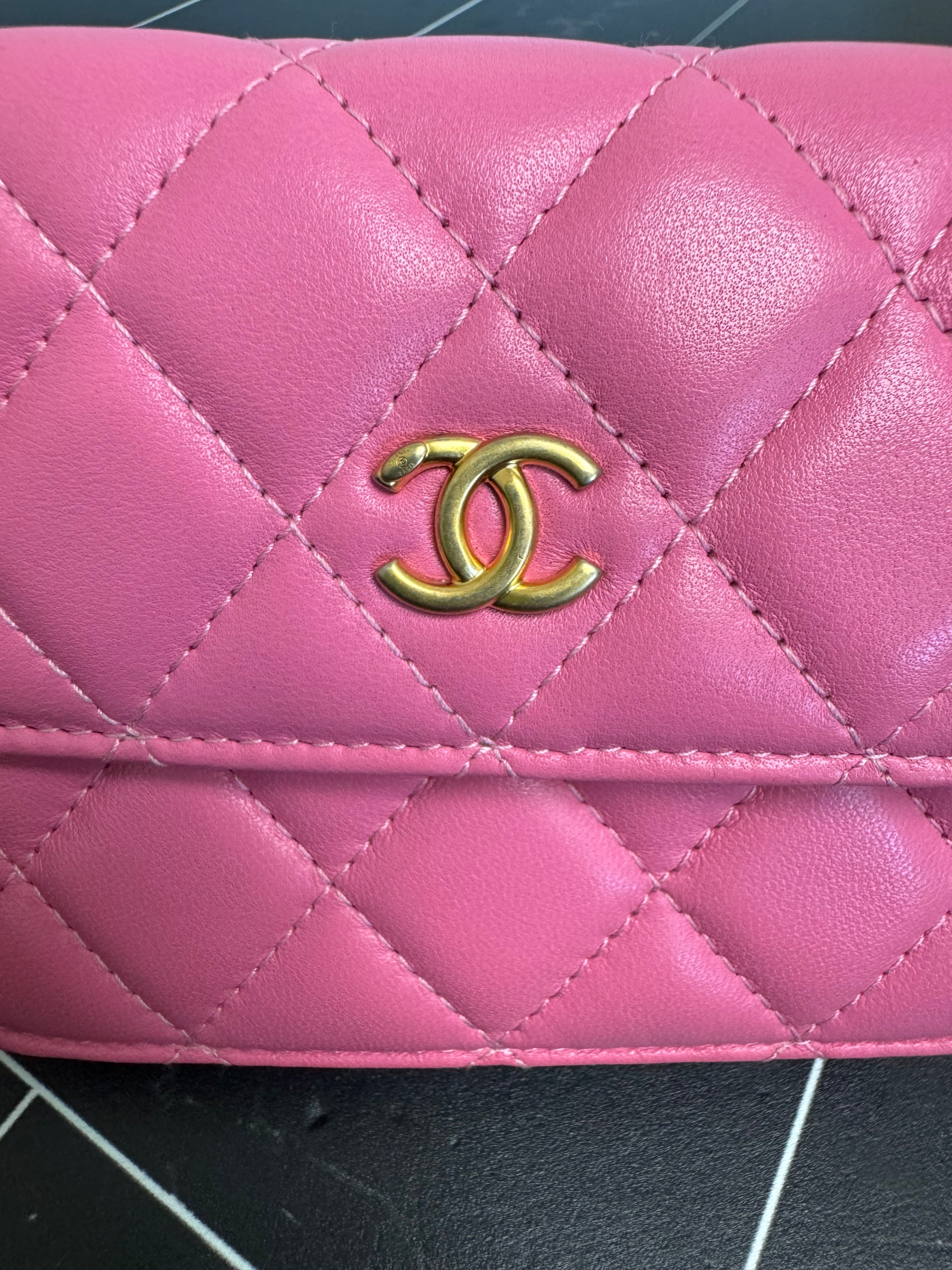 BRAND NEW Chanel Pink Quilted Lambskin Mini Pearl Crush Flap Clutch with Chain