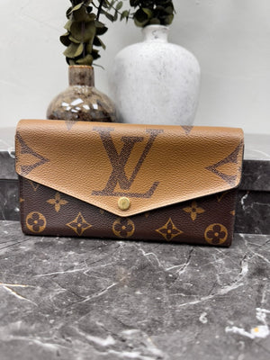 Louis Vuitton Reverse Monogram Sarah Long Wallet