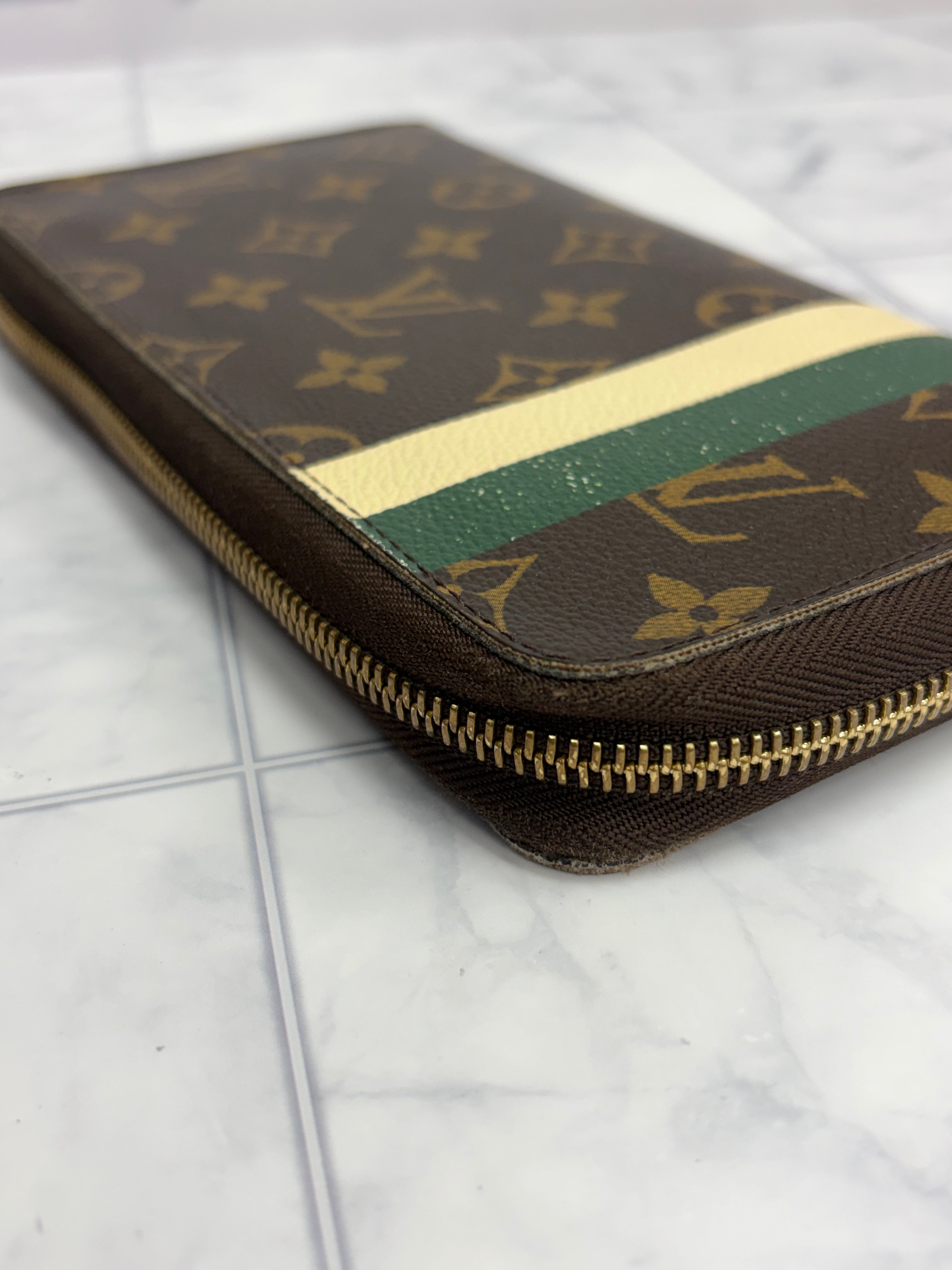 Louis Vuitton Monogram Groom Zippy Organizer Wallet