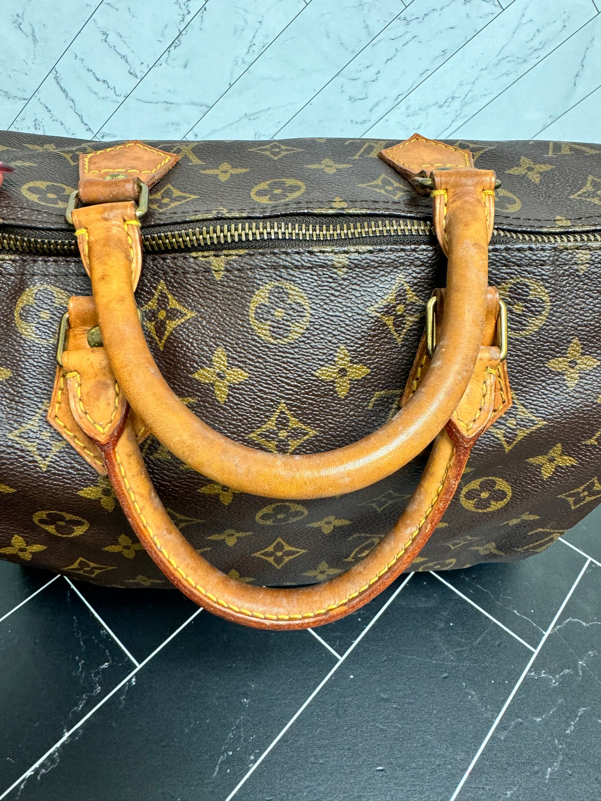 Louis Vuitton Monogram Speedy 30