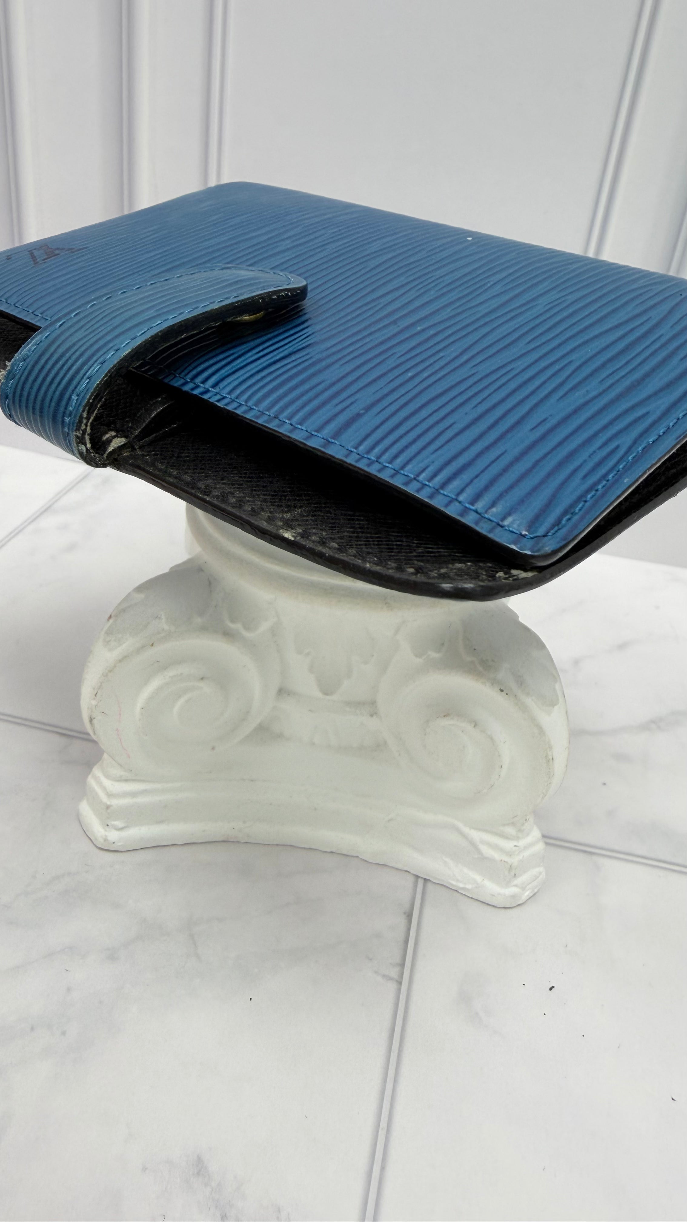 Louis Vuitton Blue Epi Passport Agenda PM
