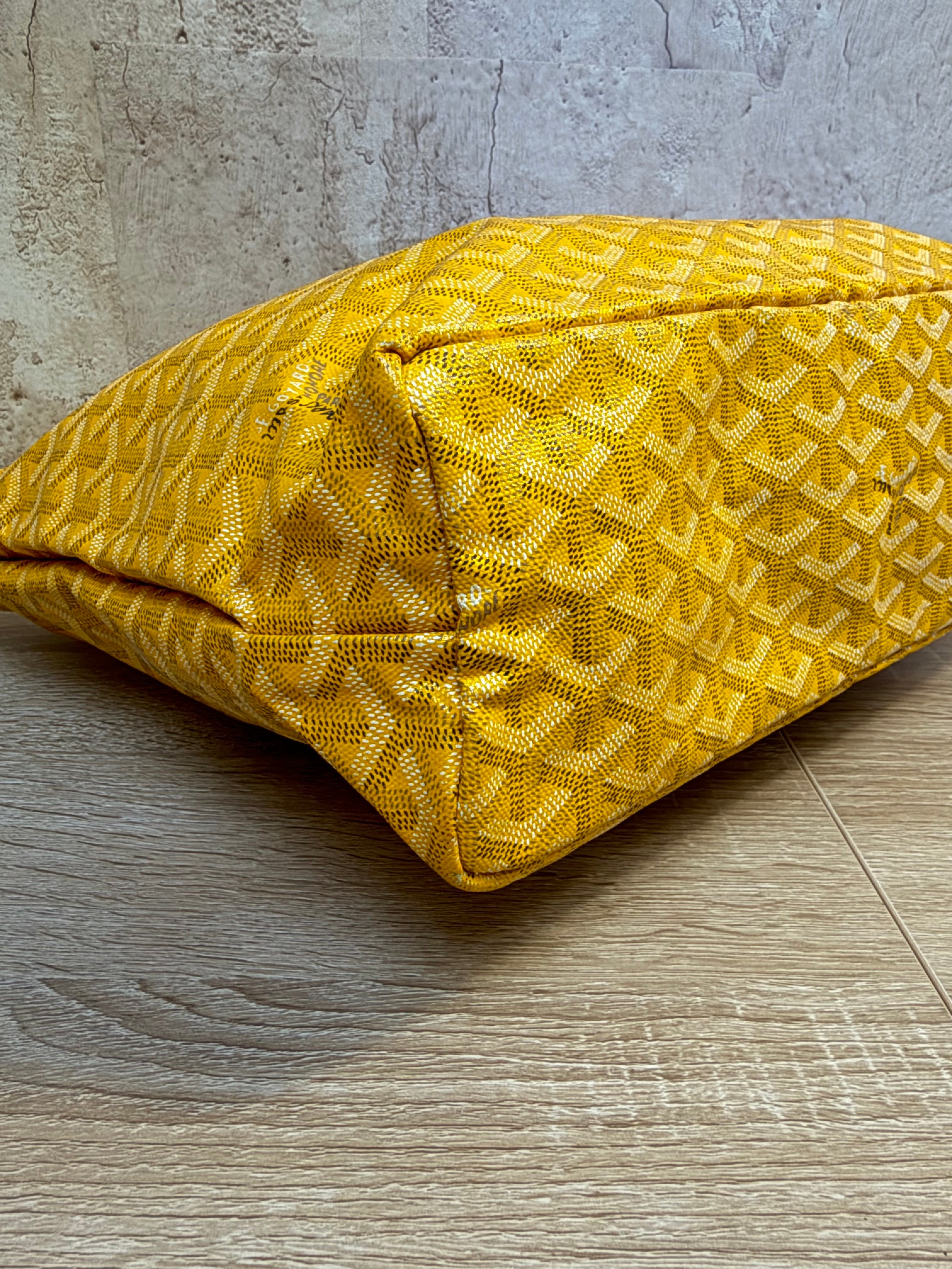 Goyard Yellow Goyardine Leather  Fidji Hobo Bagat