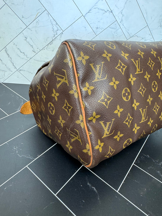 Louis Vuitton Monogram Speedy 30