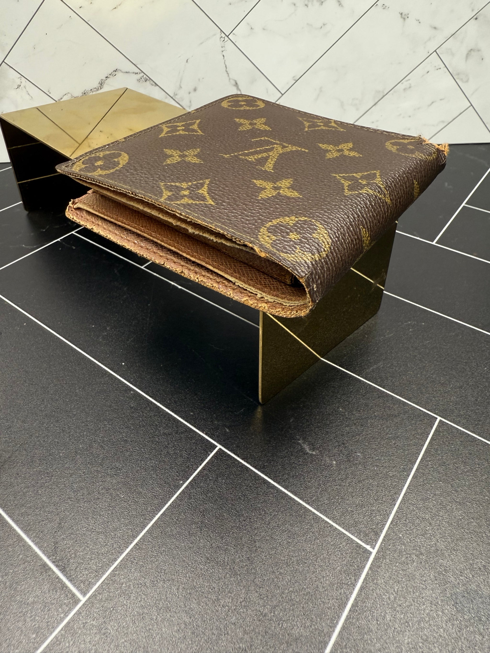 Louis Vuitton Monogram Men’s Bifold