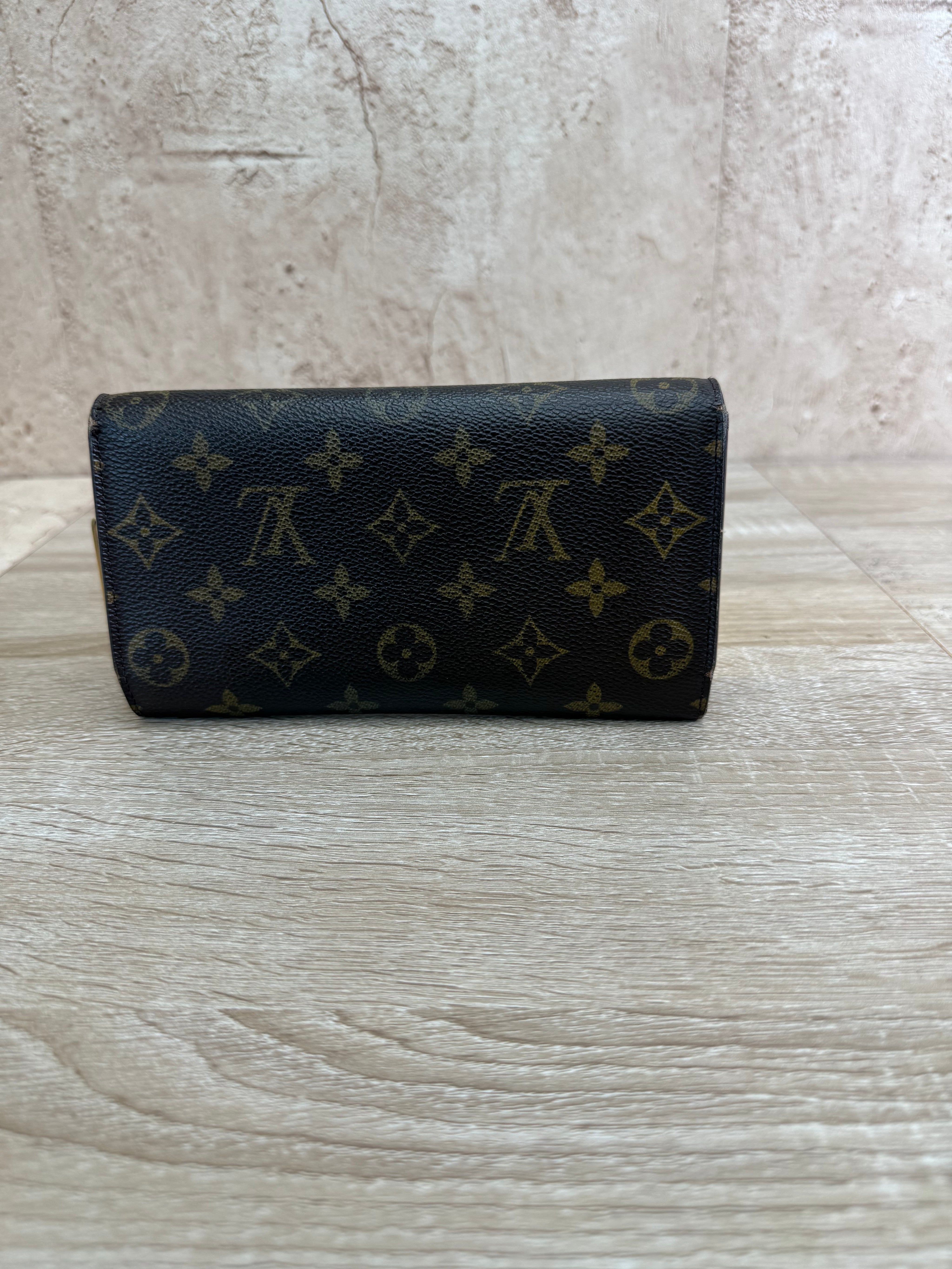 Louis Vuitton Monogram International Wallet