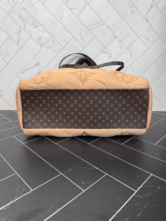 Louis Vuitton Pillow Giant On the Go GM Beige