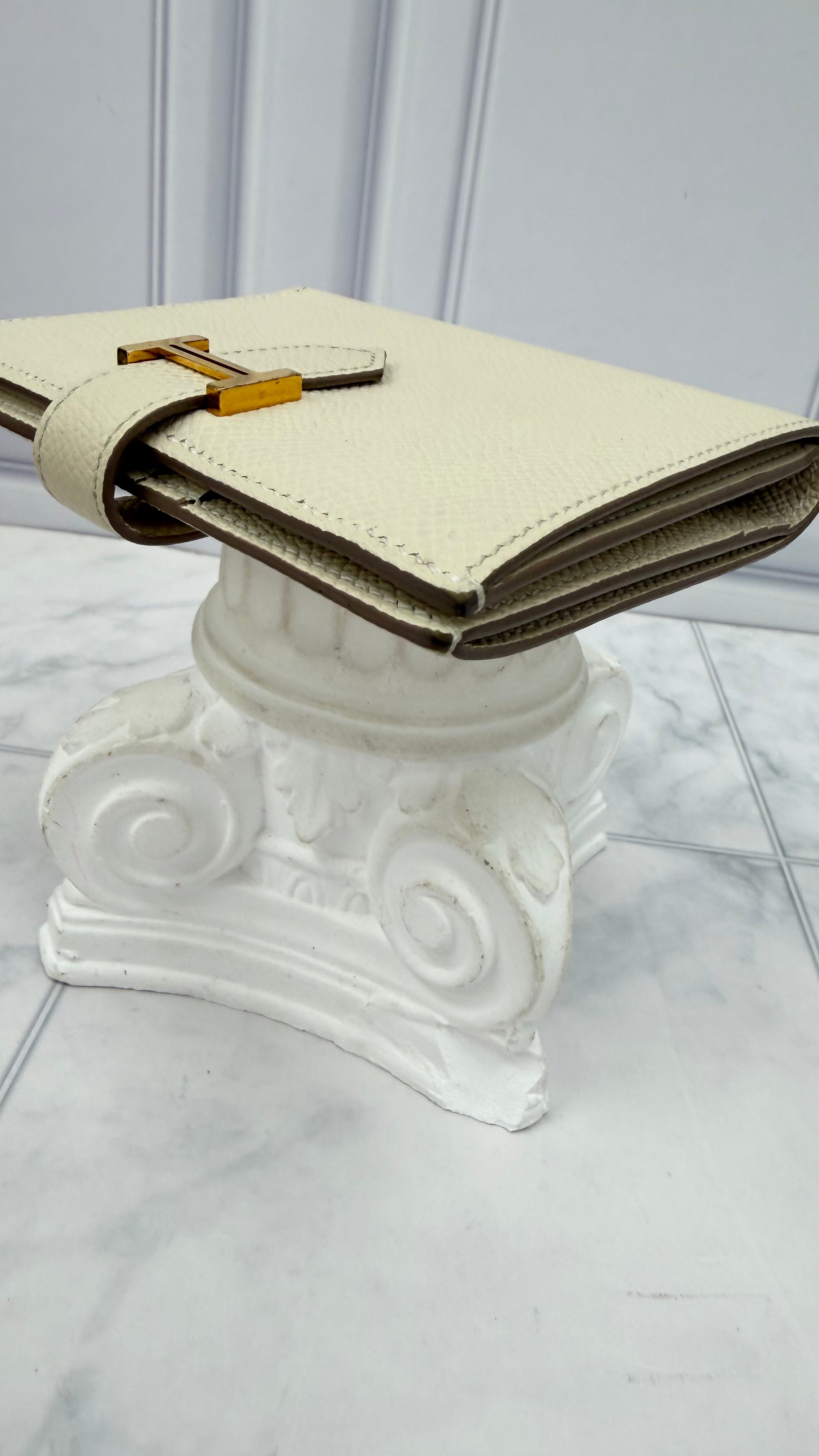 Hermes Craie Epsom Leather Compact Bearn Wallet