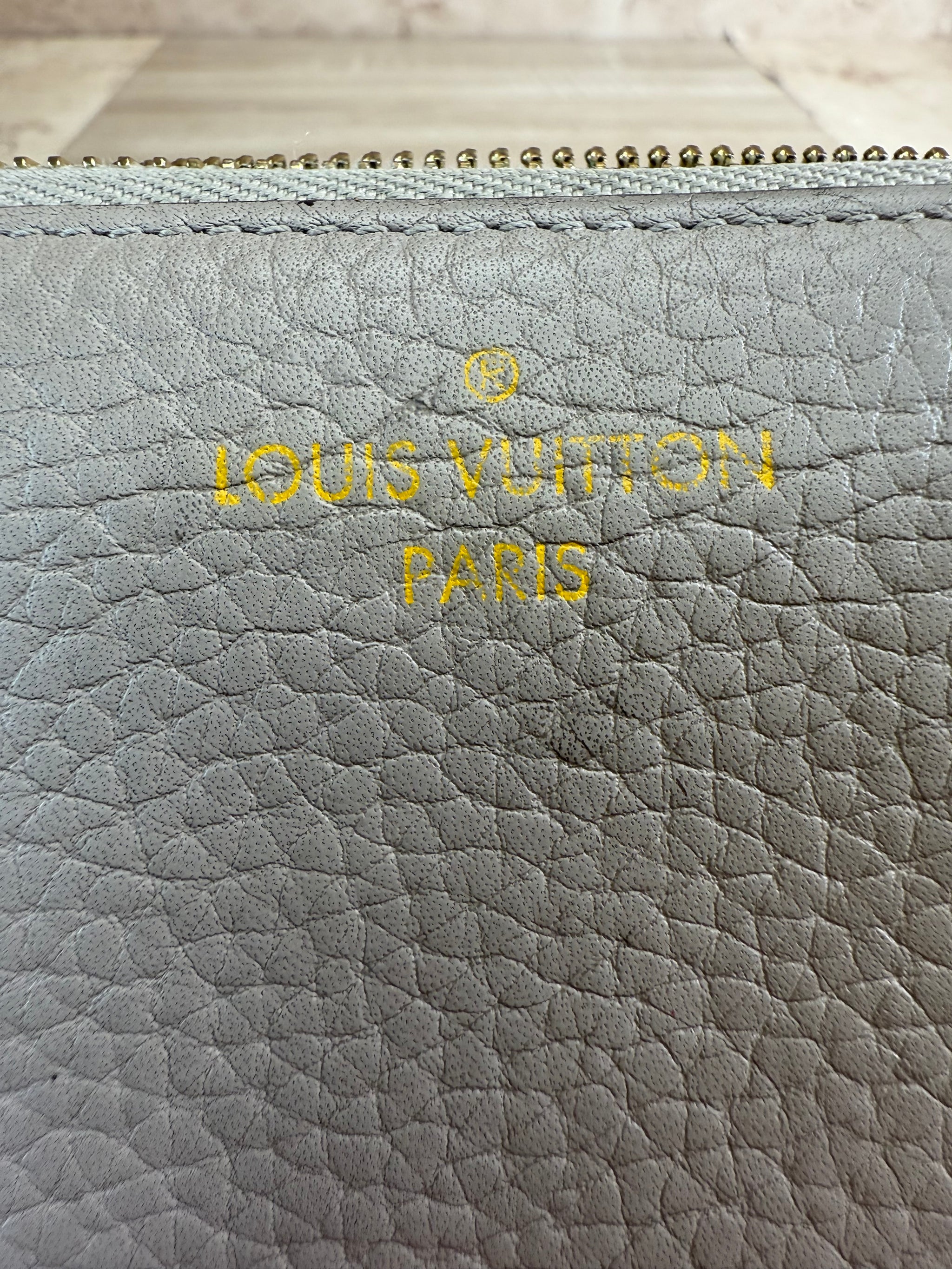 Louis Vuitton Beige Leather L Shaped Zippy Long Wallet