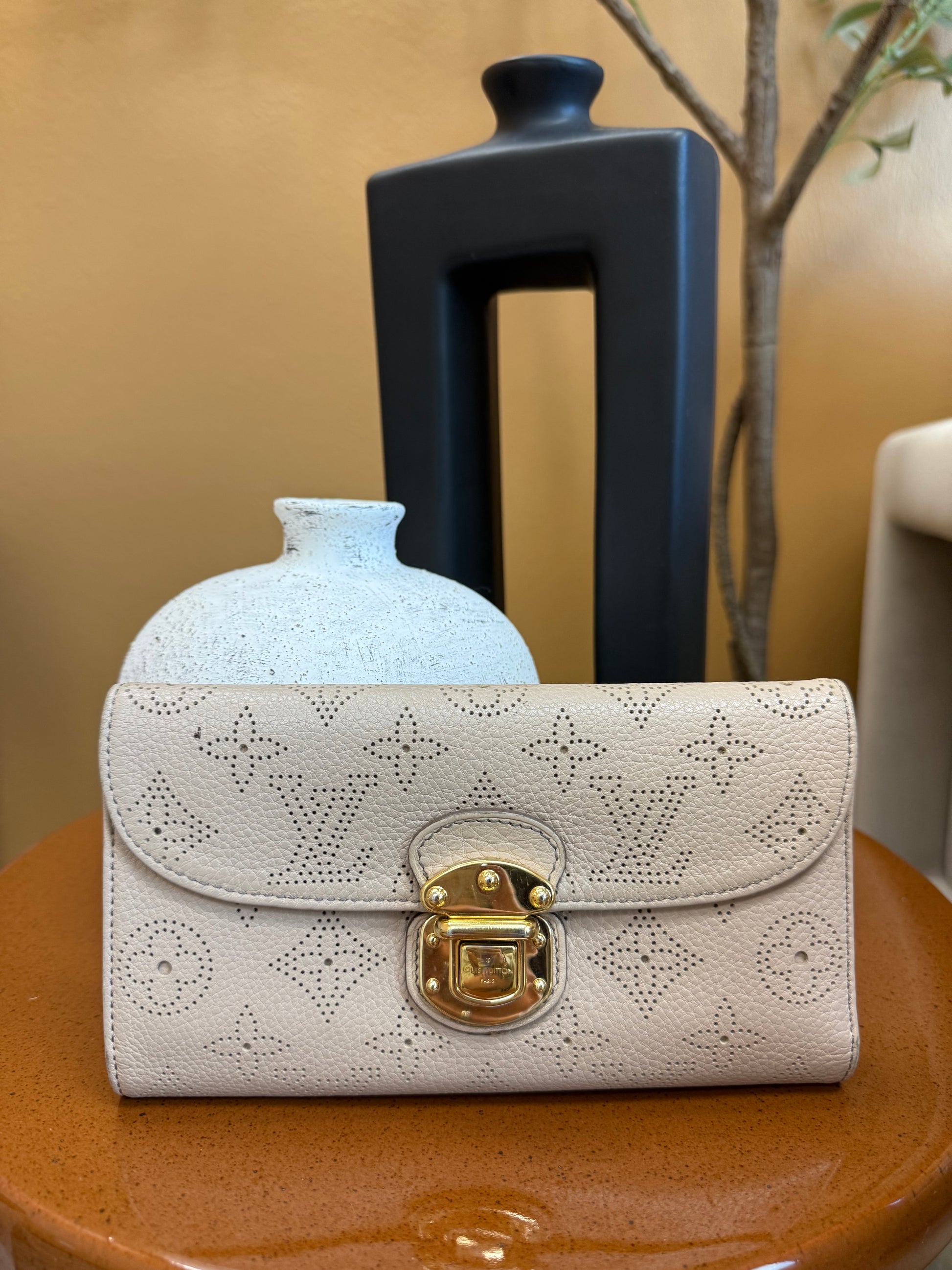 Louis Vuitton Beige Mahina Amelia Flap Long Wallet