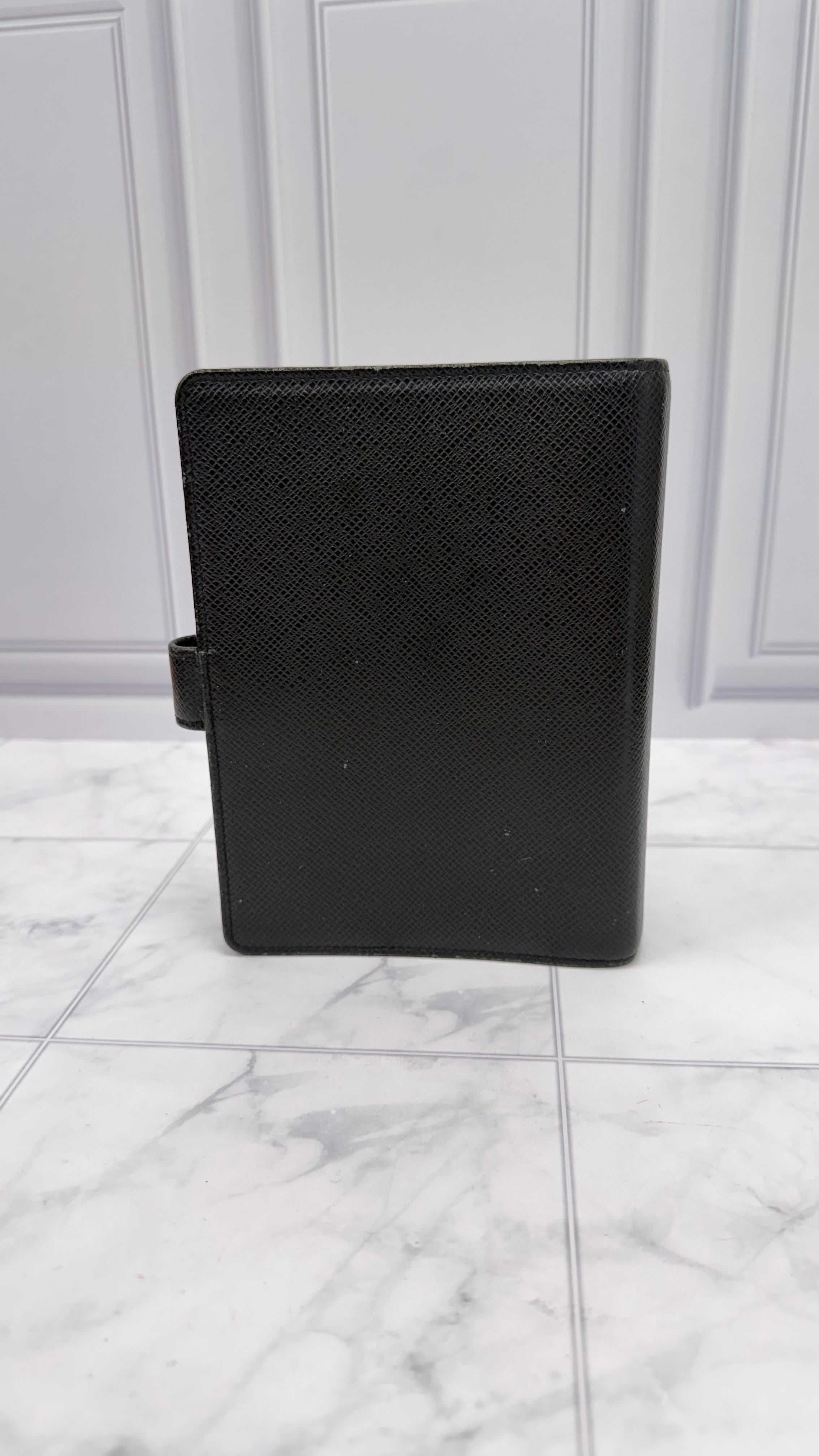 Louis Vuitton Black Taiga Leather Agenda MM