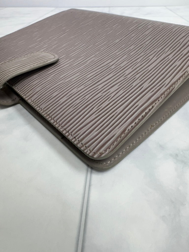 Louis Vuitton Lavender Epi Agenda MM