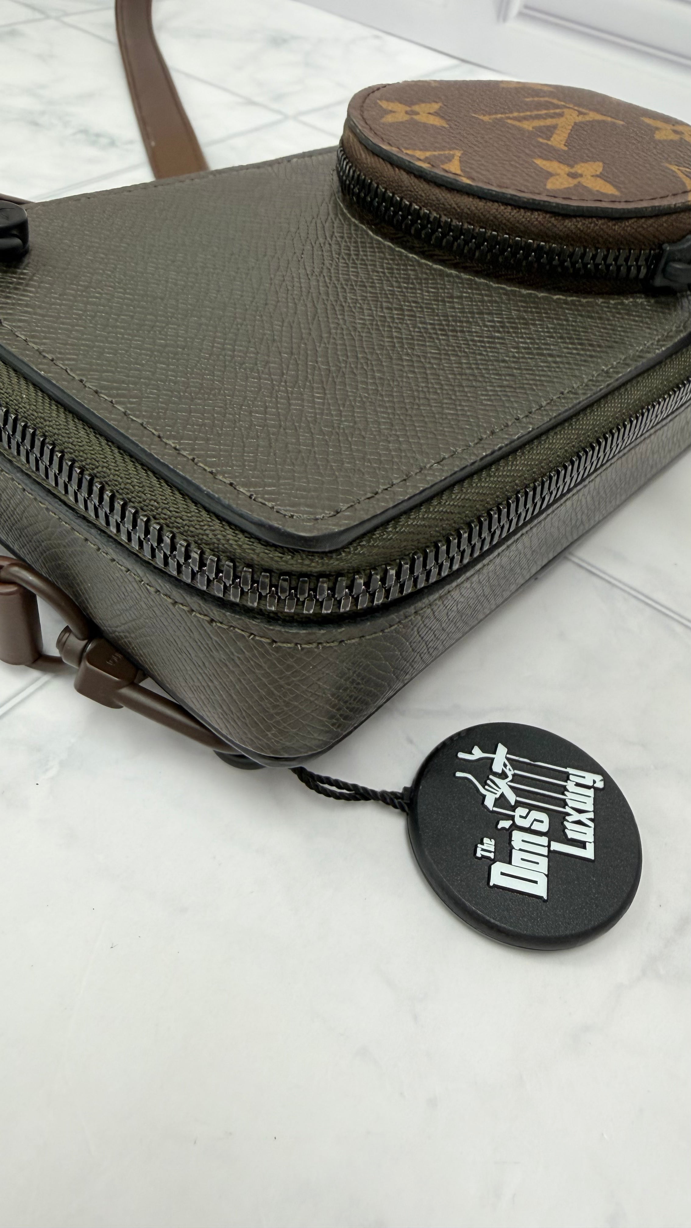 *DONS DROP* Louis Vuitton Monogram & Brown Taiga Leather Phone Box Pochette Crossbody Bag