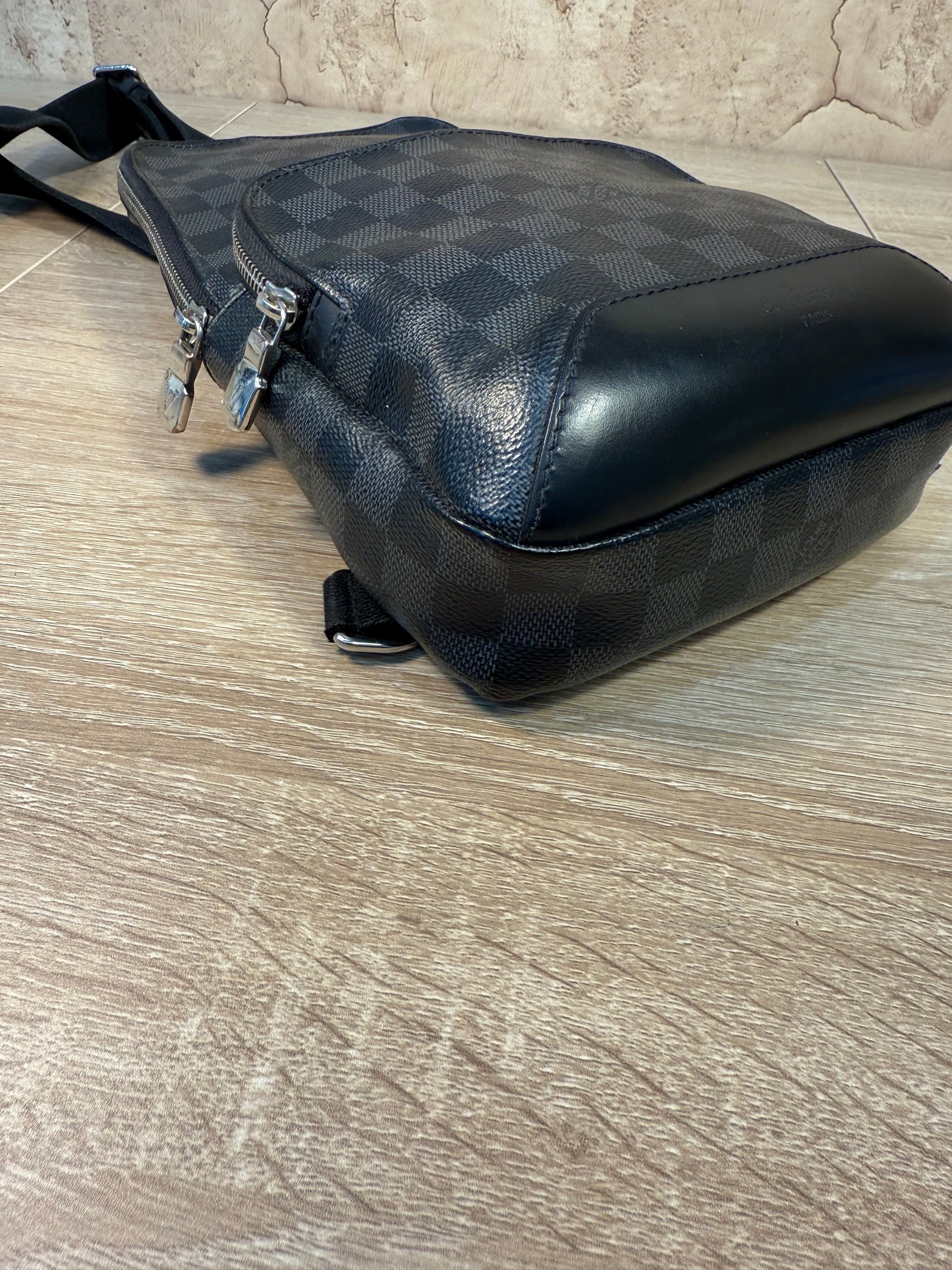 Louis Vuitton Damier Graphite Avenue Sling