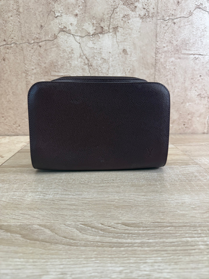 Louis Vuitton Burgundy Taiga Leather Baikal Clutch Bag