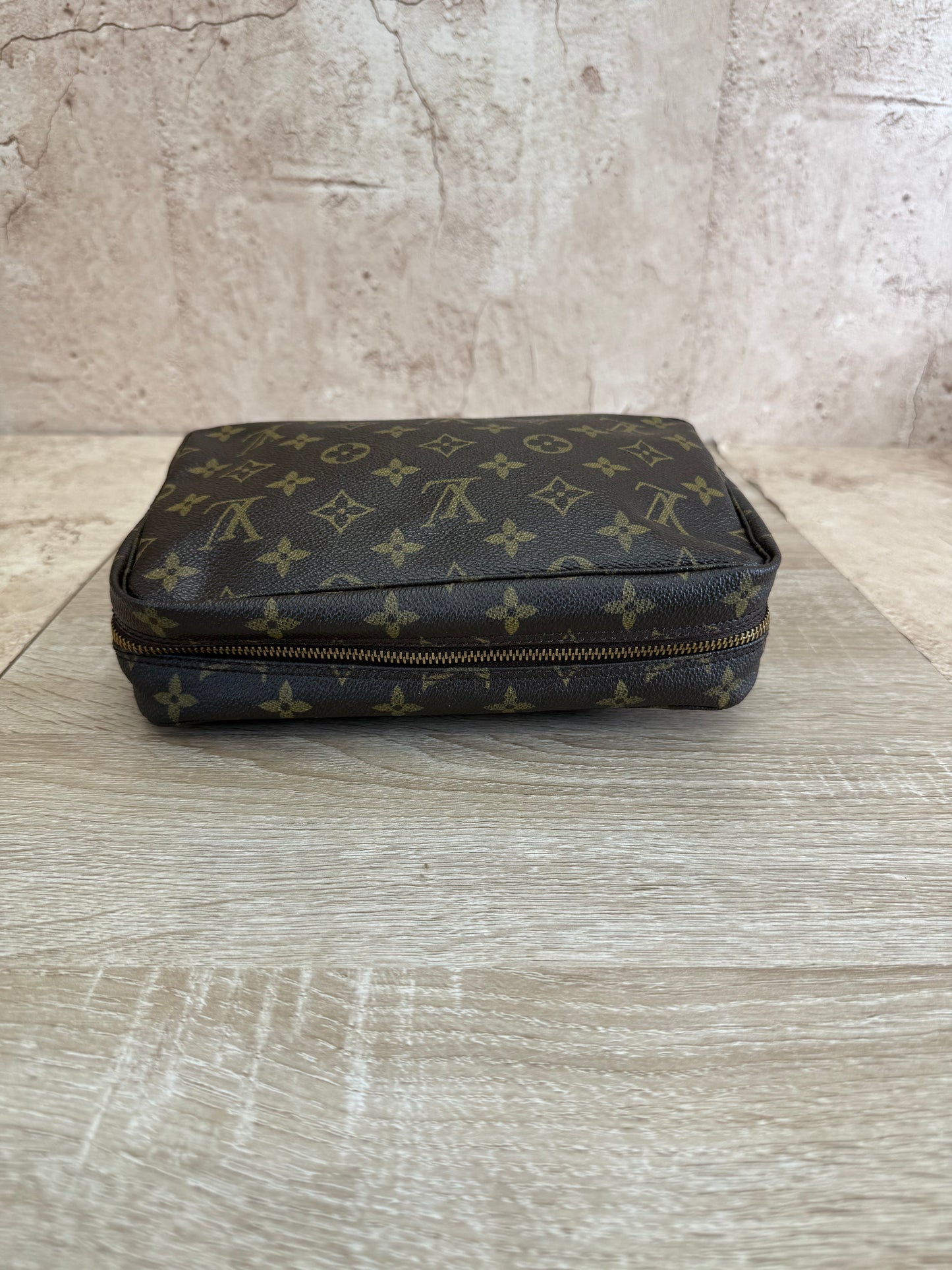 Louis Vuitton Monogram Toiletries 23 Pouch