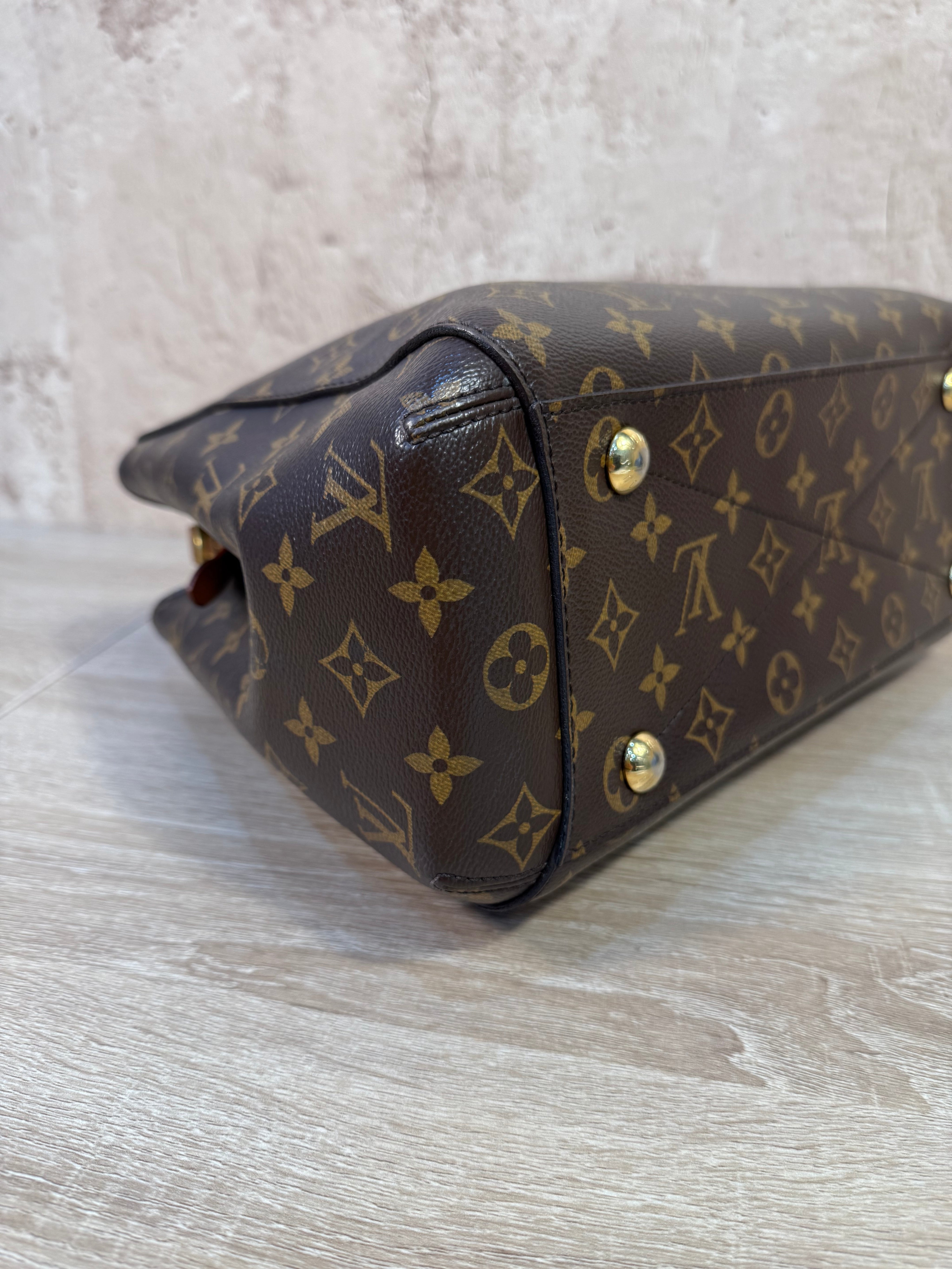 Louis Vuitton Monogram Montaigne MM