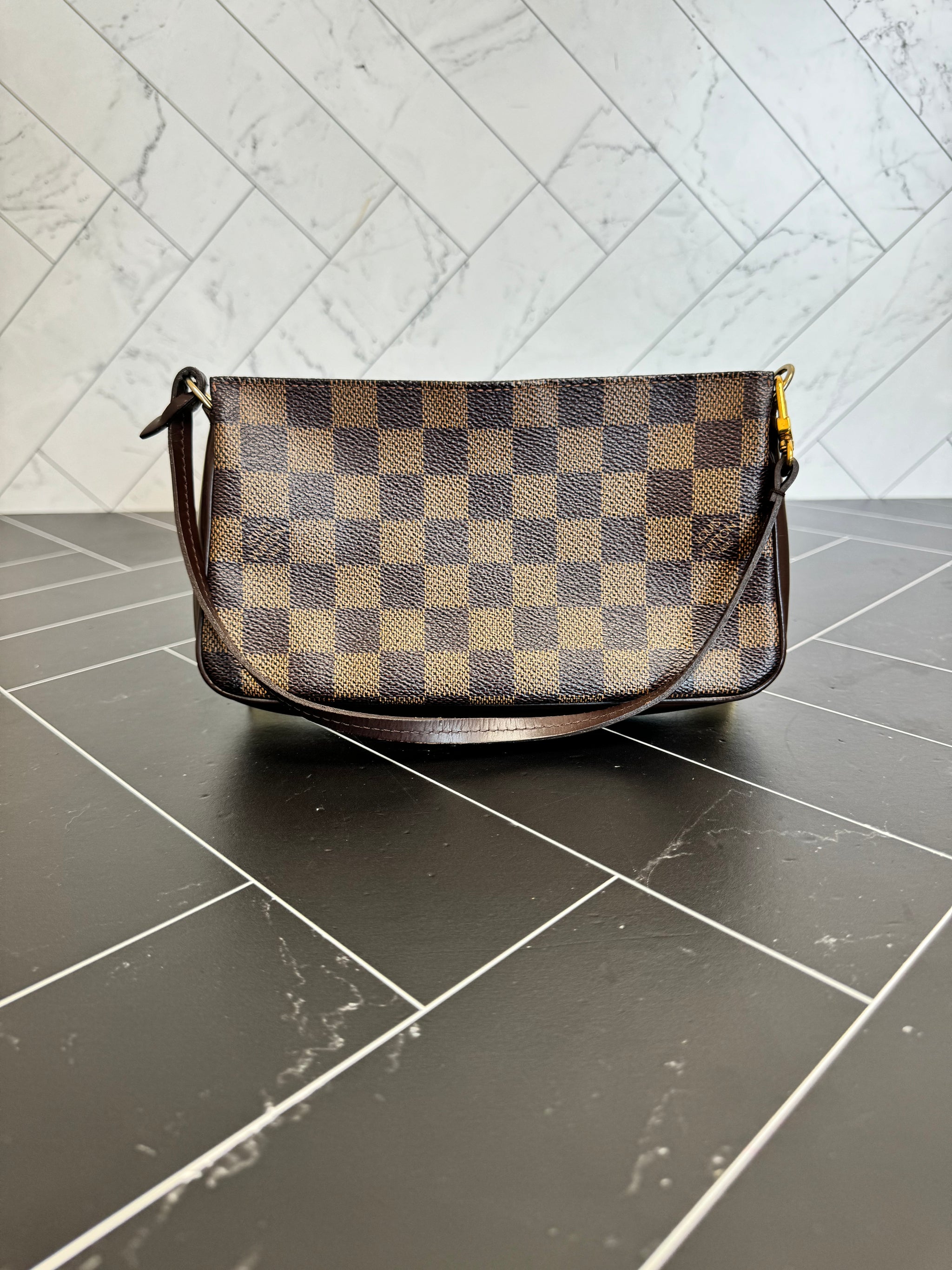 Louis Vuitton Damier Ebene Pochette