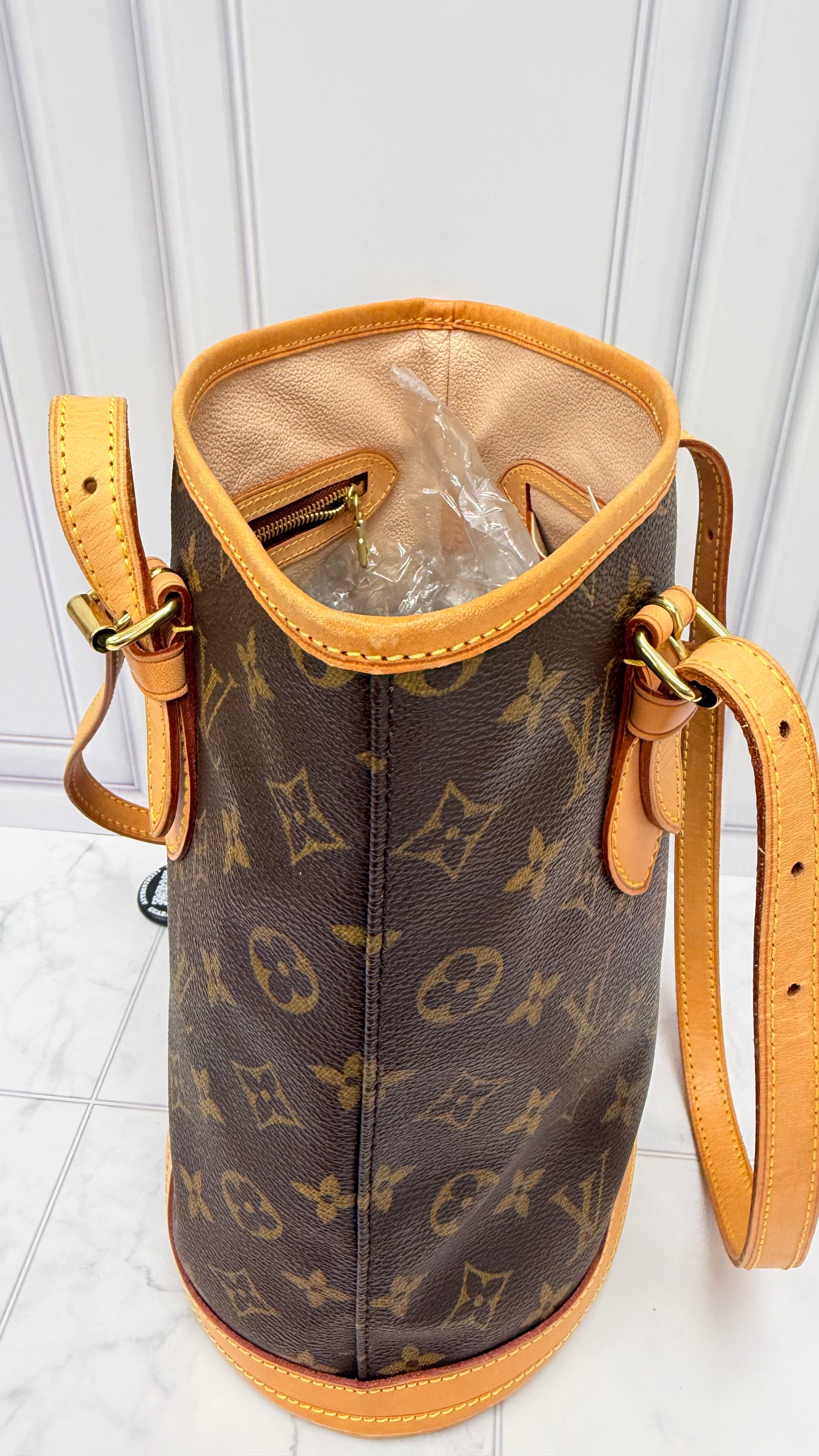 *DONS PRE DROP* Louis Vuitton Monogram Petit Bucket PM Shoulder Bag