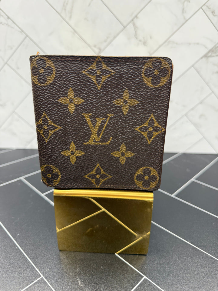 Louis Vuitton Monogram Bifold