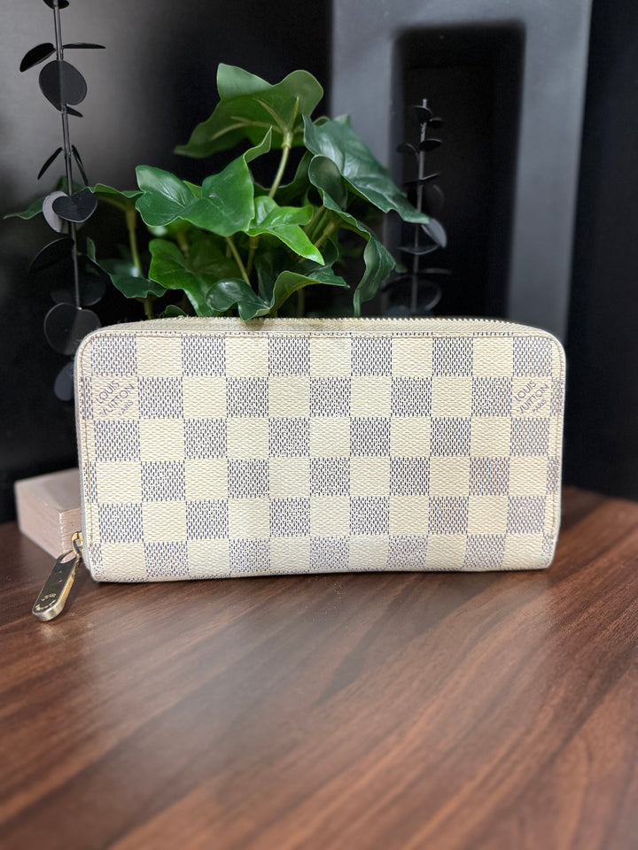 Louis Vuitton Damier Azur Zippy Wallet