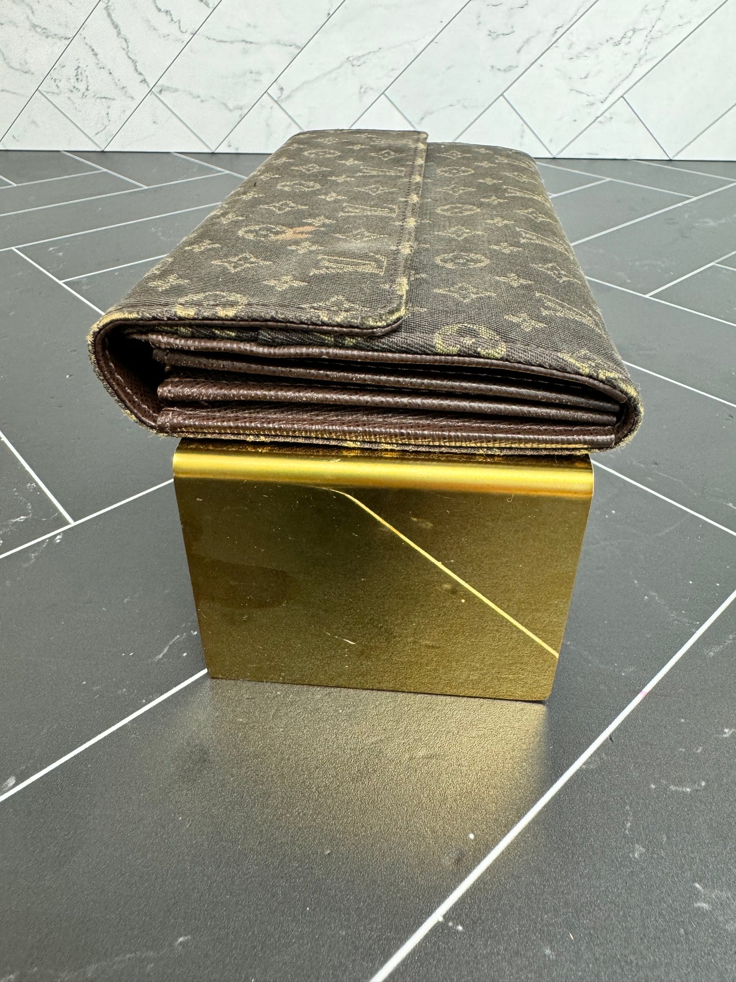 Louis Vuitton Brown Mini Lin Sarah Wallet