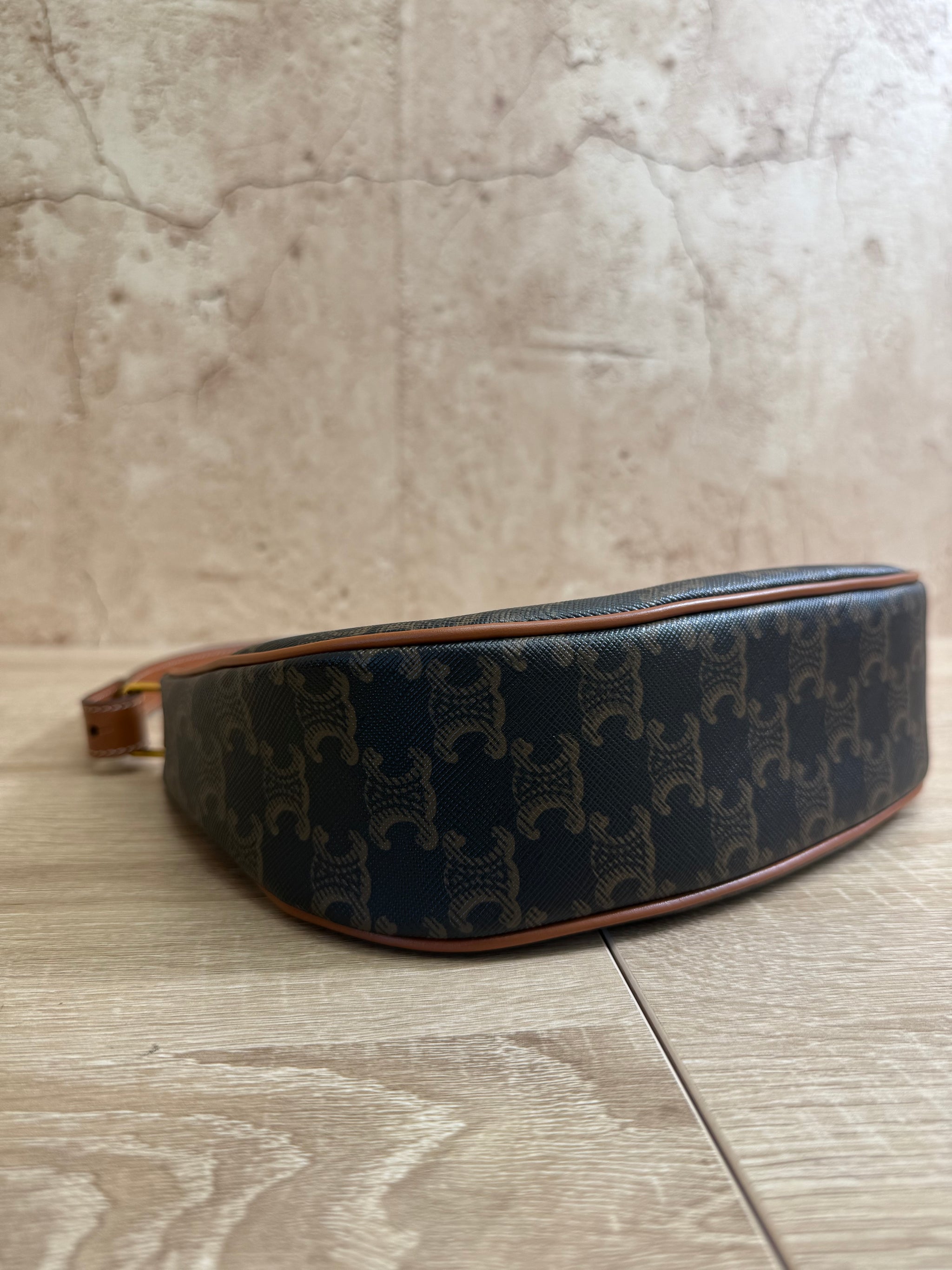 💚 BRAND NEW Celine Brown Ava Triomphe Shoulder Bag