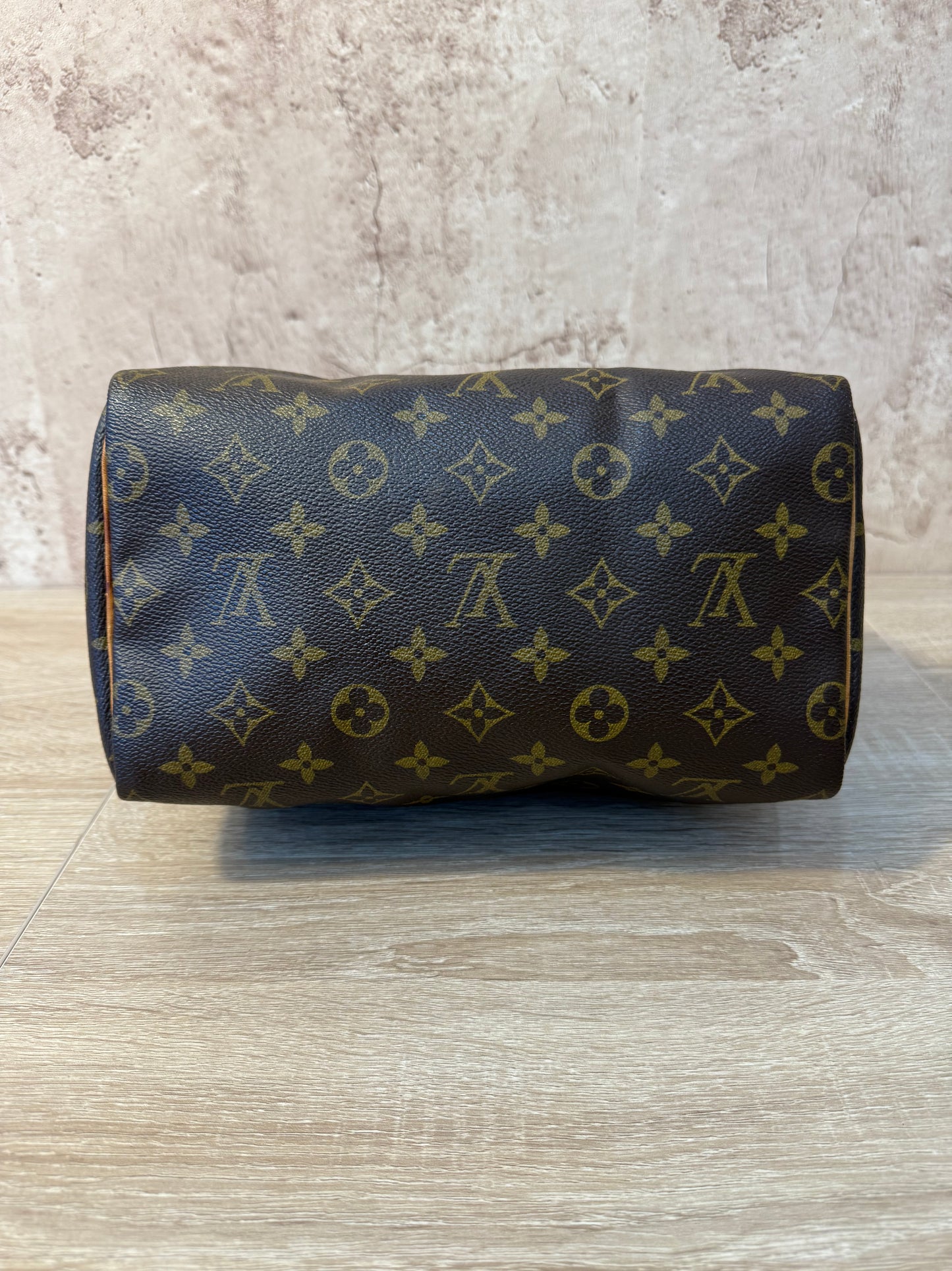 Louis Vuitton Monogram Speedy 25