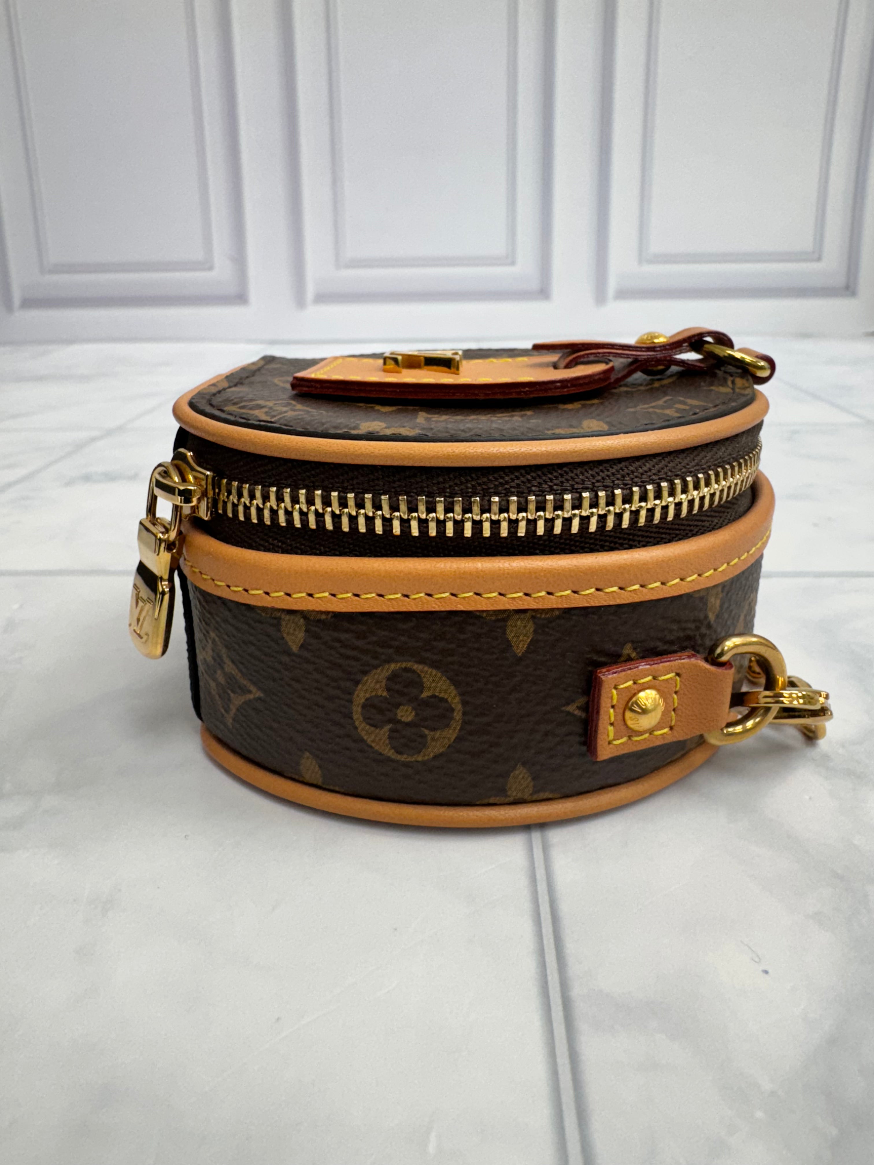 LIKE NEW - Louis Vuitton Monogram Boite Chapeau Necklace