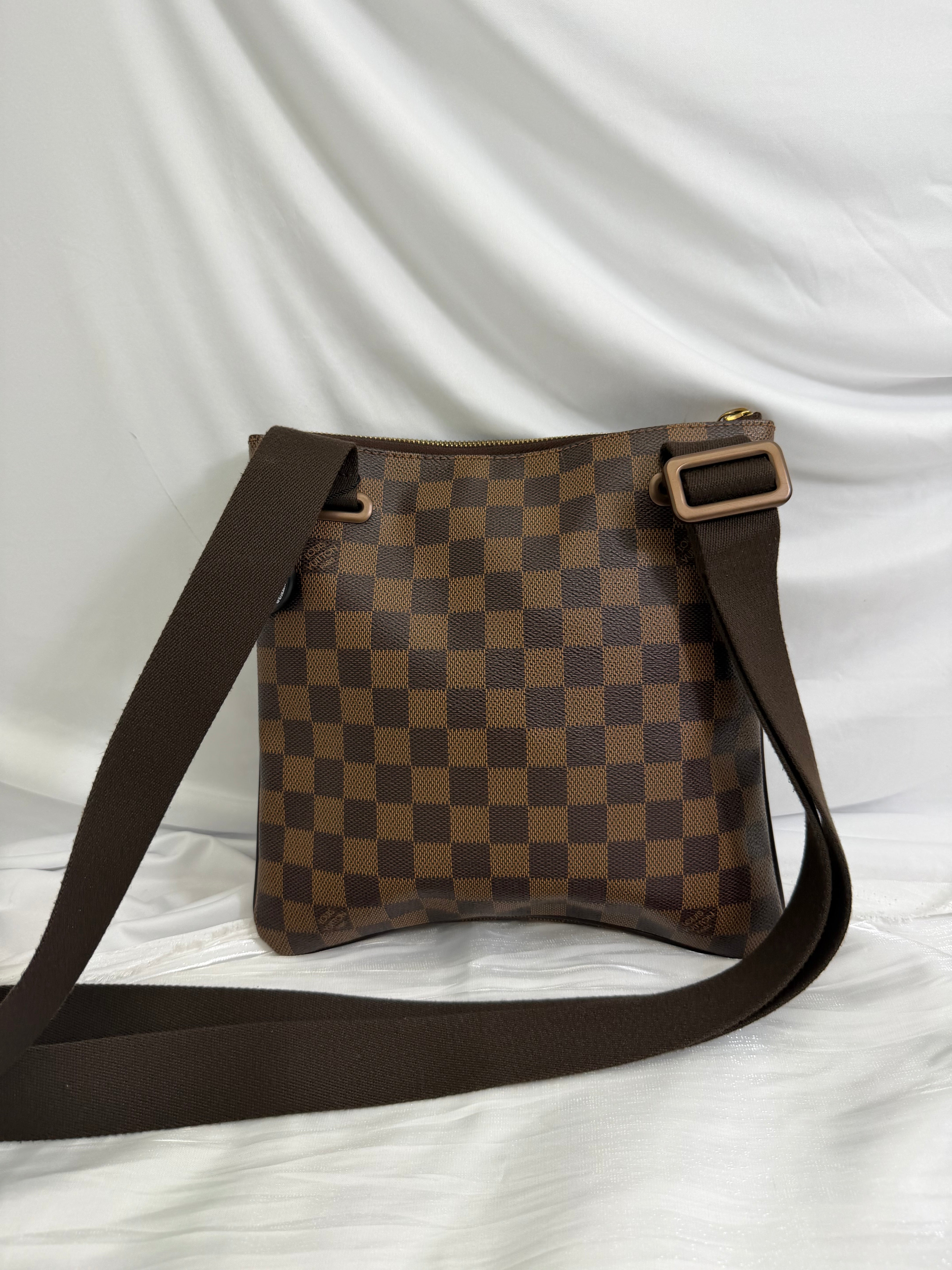 Louis Vuitton Damier Ebene Brooklyn Pochette