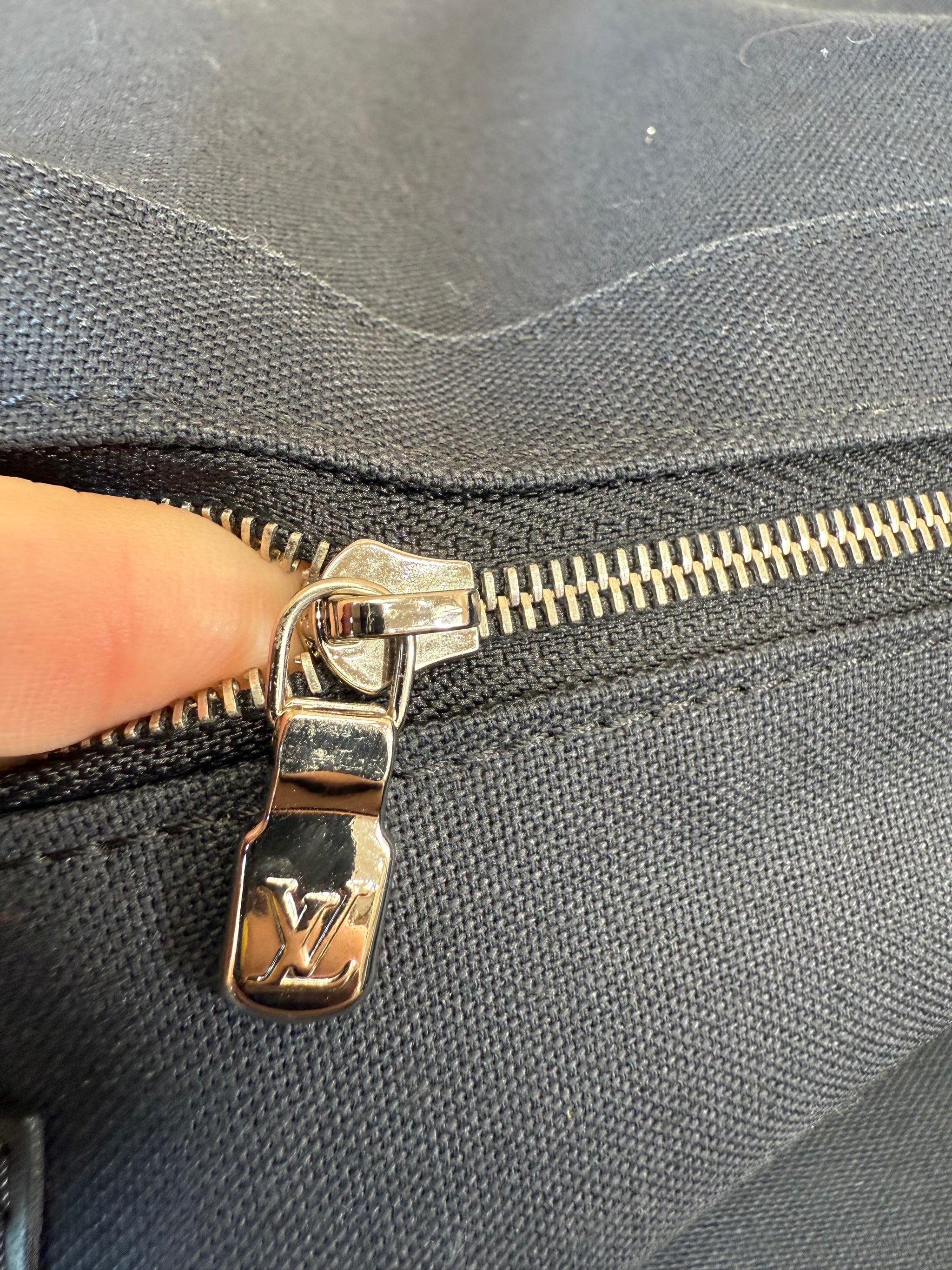 Louis Vuitton Damier Graphite Roadster Duffle 50